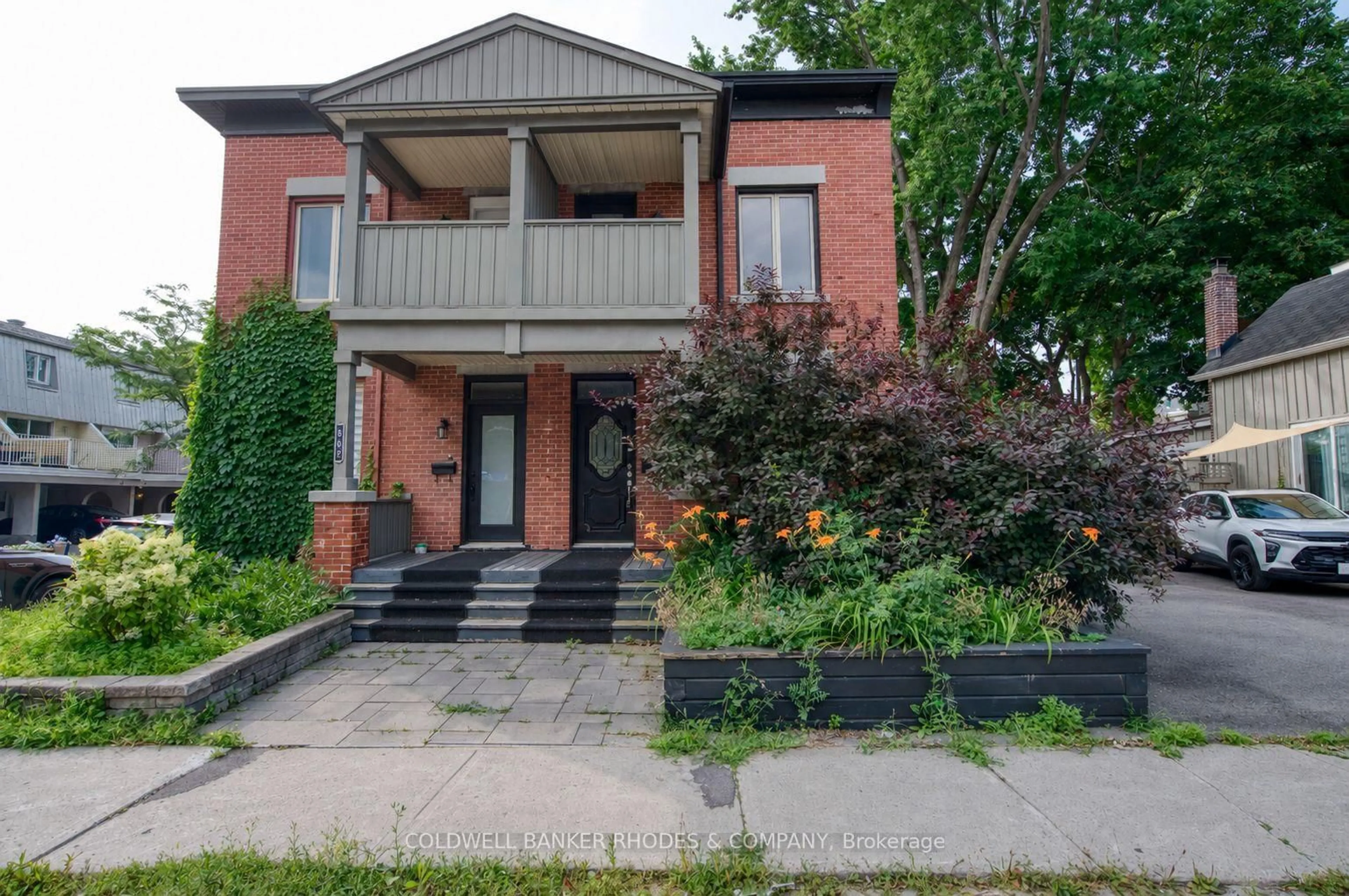 Home with brick exterior material, street for 300 St Andrew St, Ottawa Ontario K1N 5G7