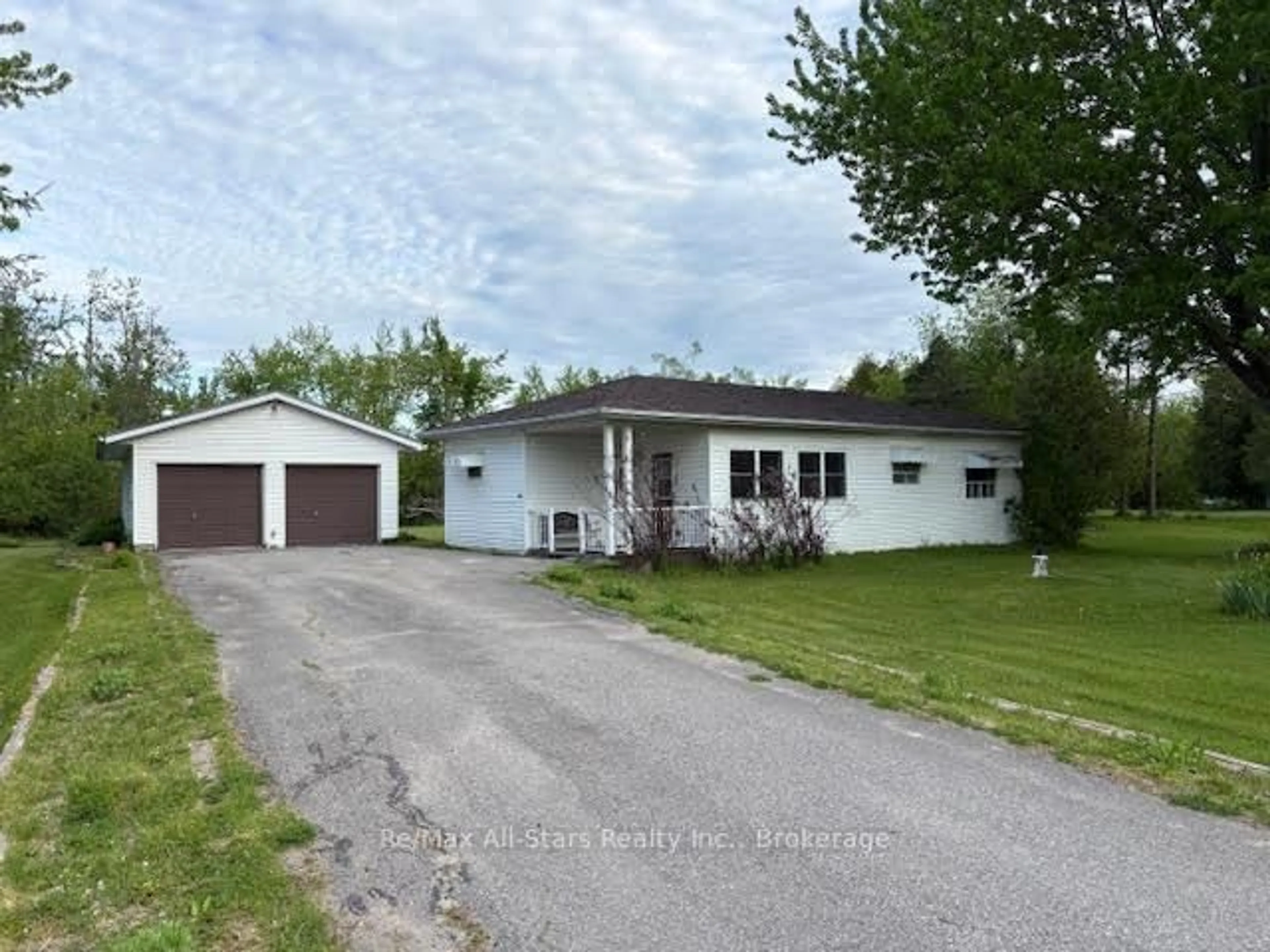 A pic from outside/outdoor area/front of a property/back of a property/a pic from drone, street for 12 Stephen Crt, Kawartha Lakes Ontario K0M 1L0