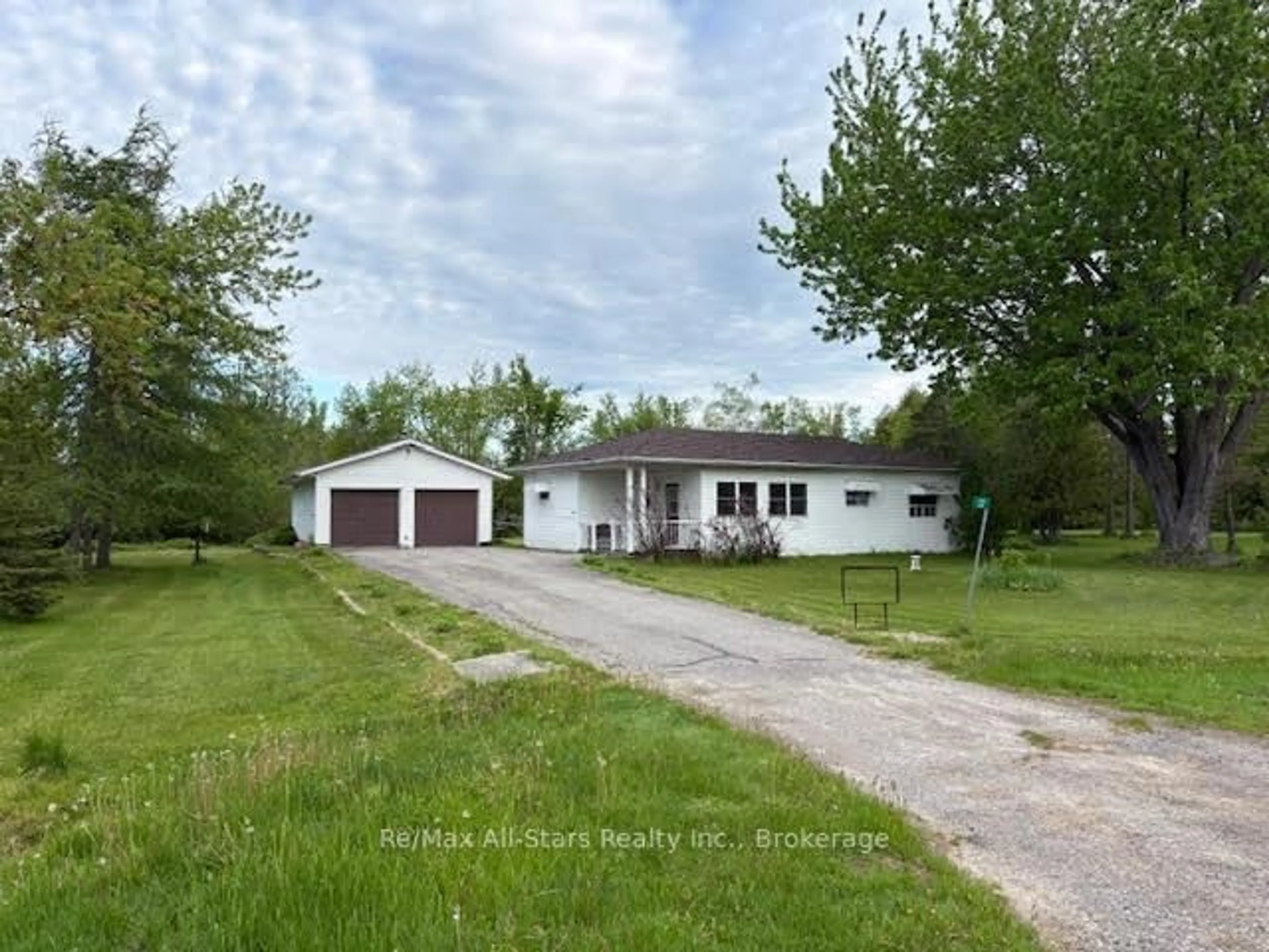 A pic from outside/outdoor area/front of a property/back of a property/a pic from drone, street for 12 Stephen Crt, Kawartha Lakes Ontario K0M 1L0