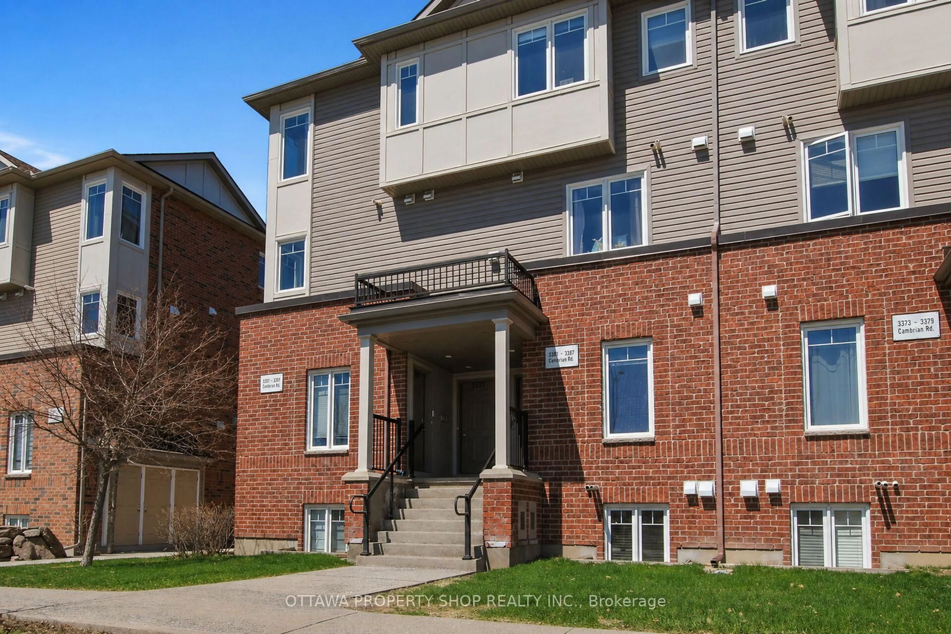Home with brick exterior material, building for 3385 Cambrian Rd, Ottawa Ontario K2J 1S3