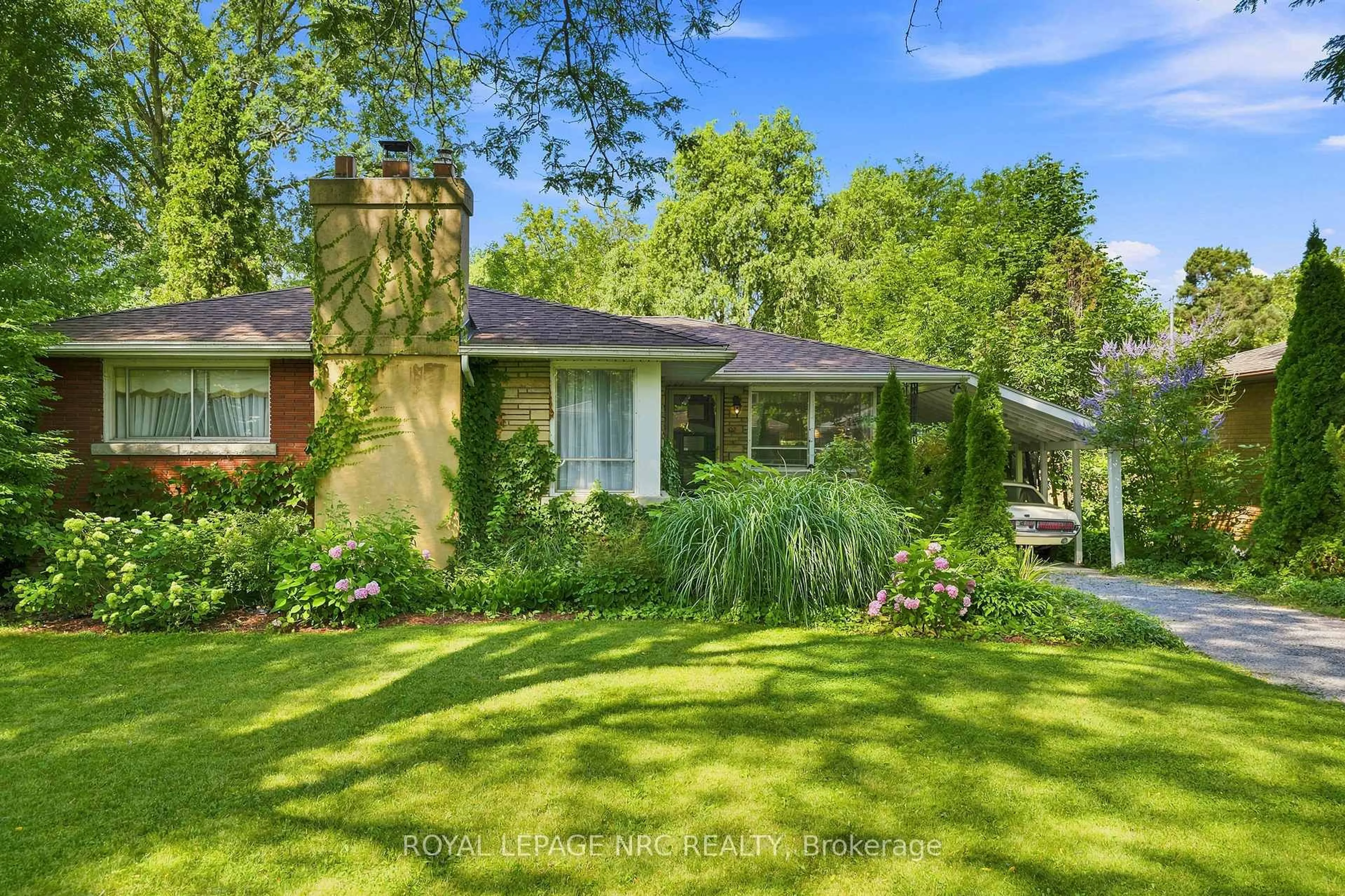 Unknown for 102 Masterson Dr, St. Catharines Ontario L2T 3R2