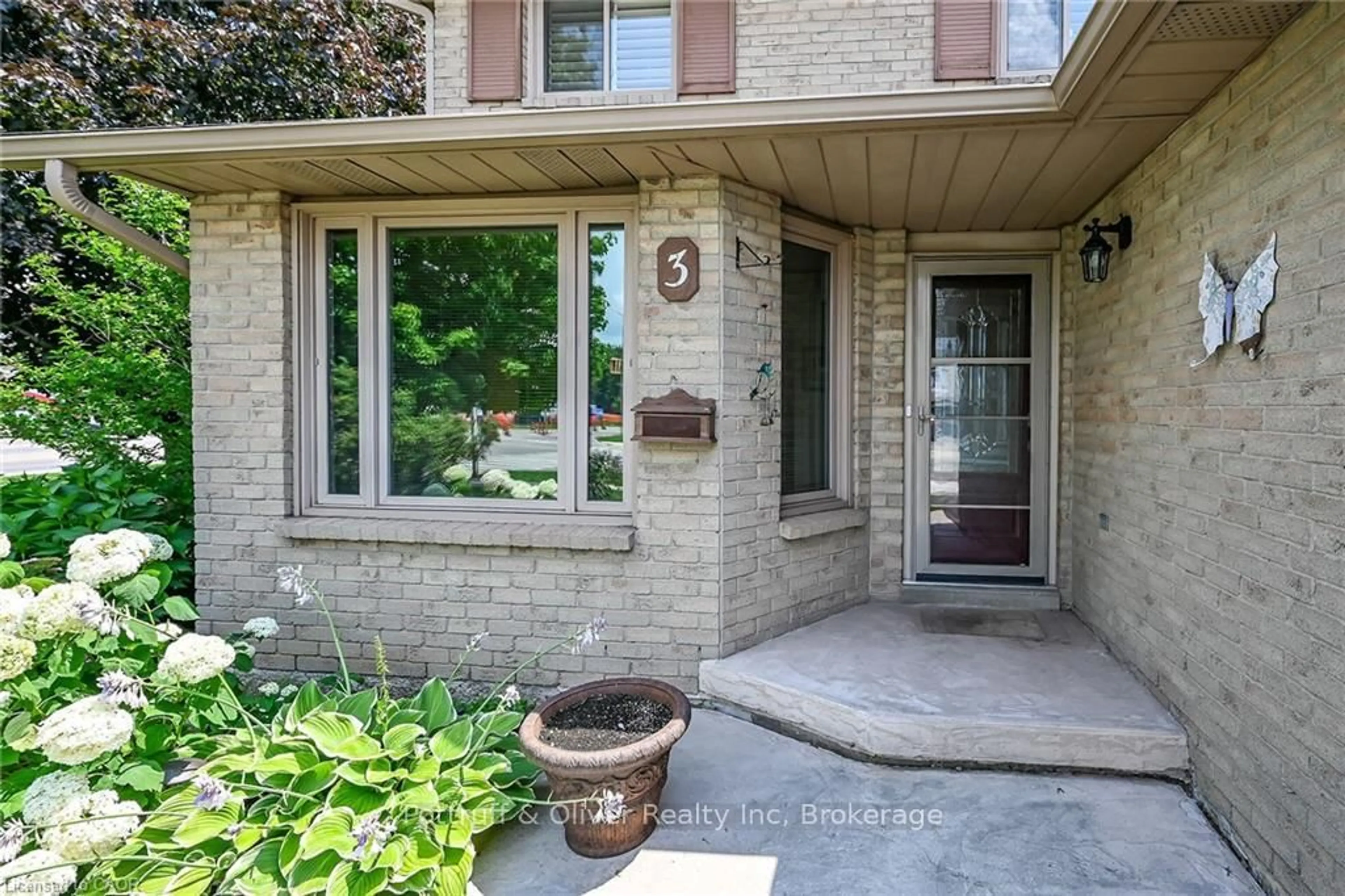 Unknown for 3 Ridgemount Dr, Hamilton Ontario L8W 2R6