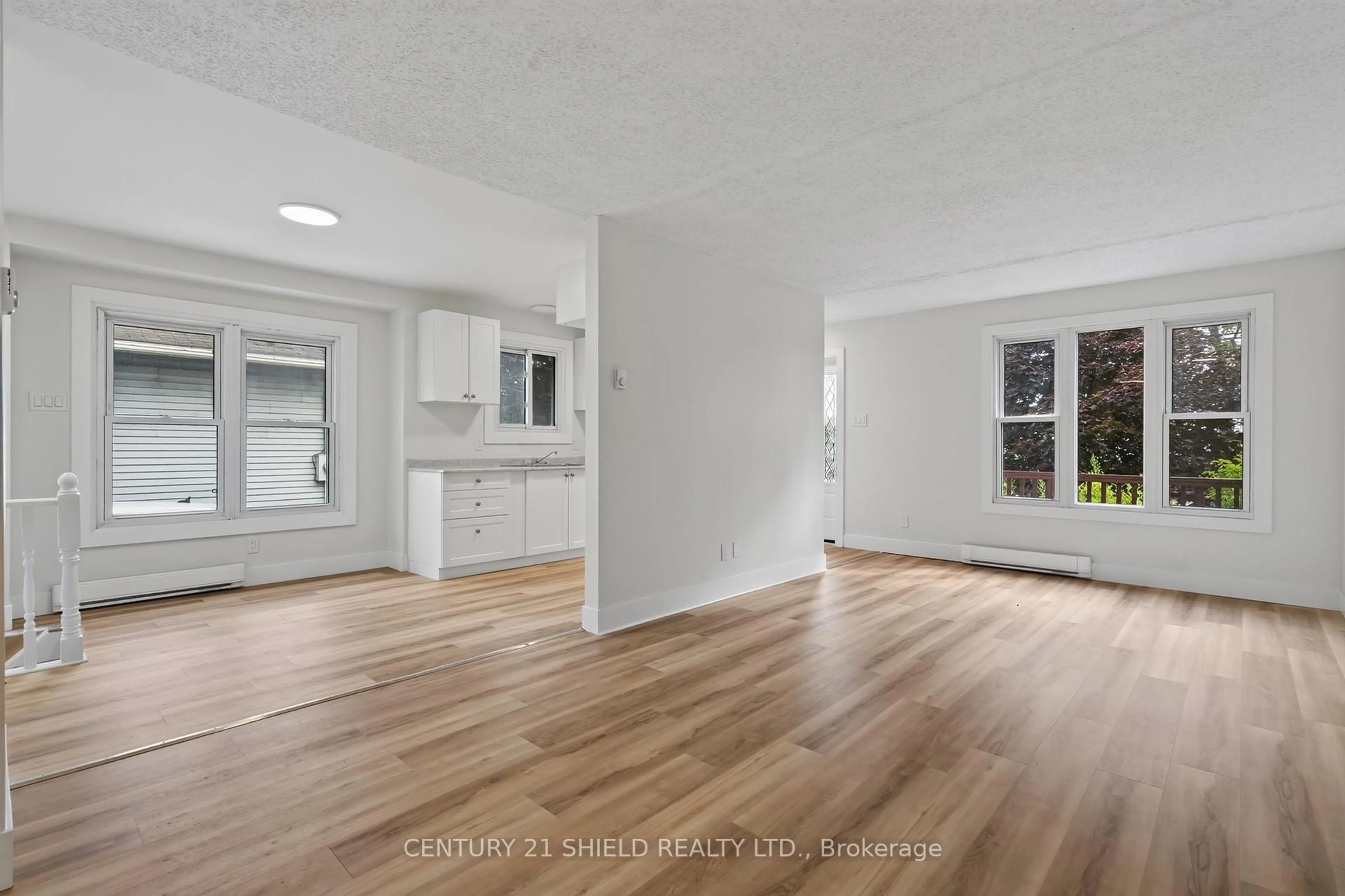A pic of a room for 1852 Brookdale Ave, Cornwall Ontario K6J 5R9