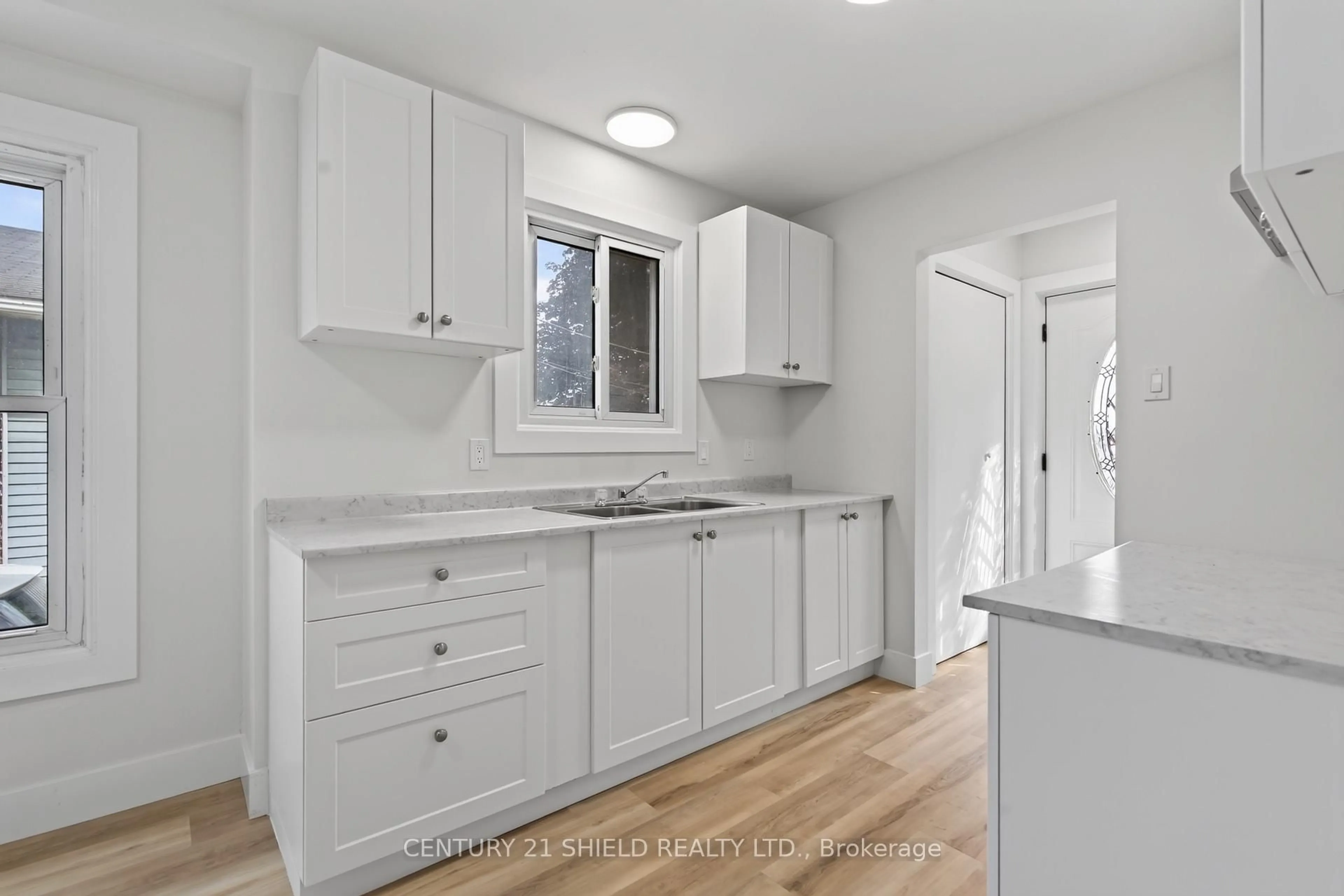 Open concept kitchen, unknown for 1852 Brookdale Ave, Cornwall Ontario K6J 5R9