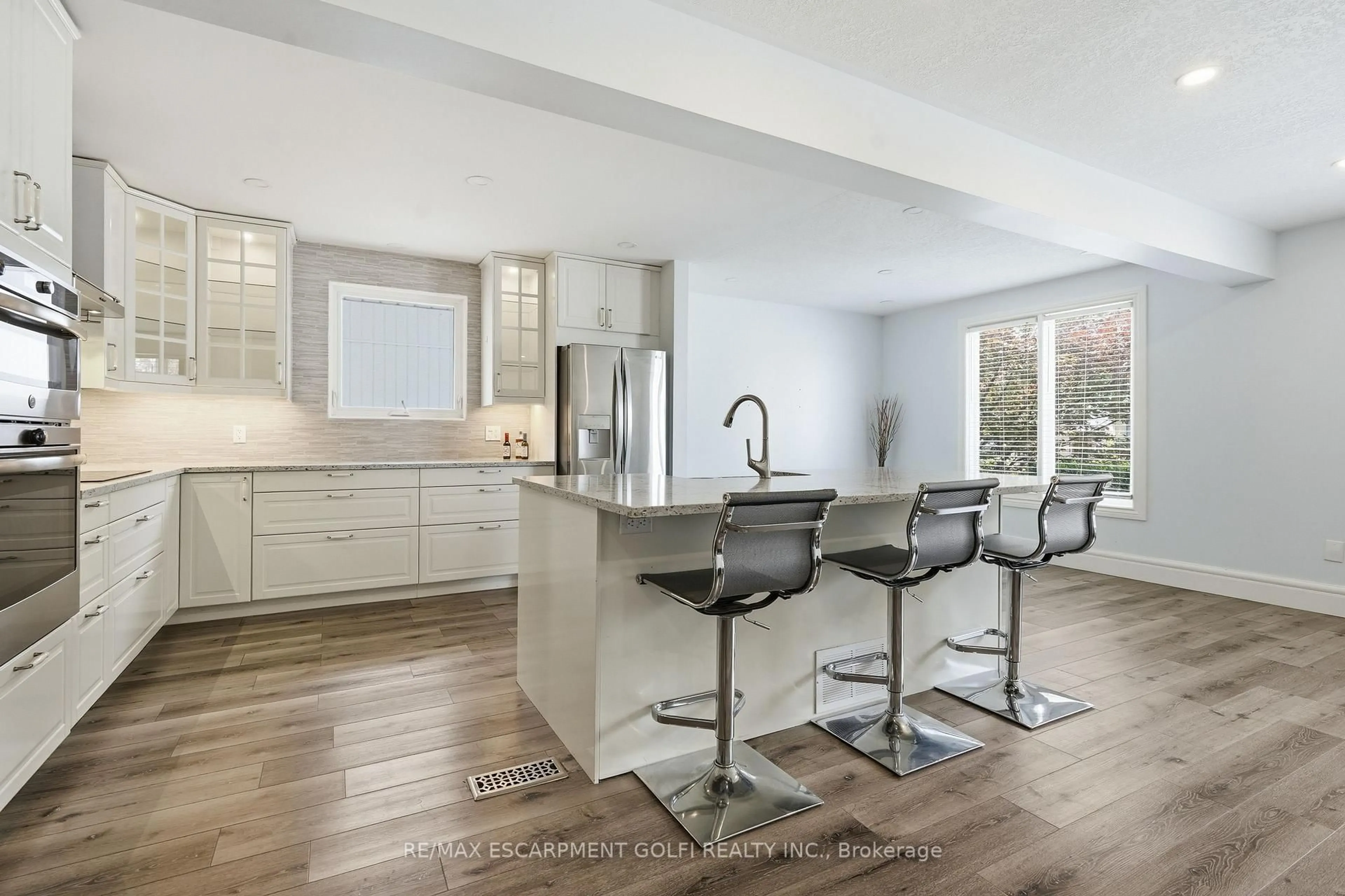 Open concept kitchen, unknown for 5062 FRIESEN Blvd, Lincoln Ontario L3J 0A6
