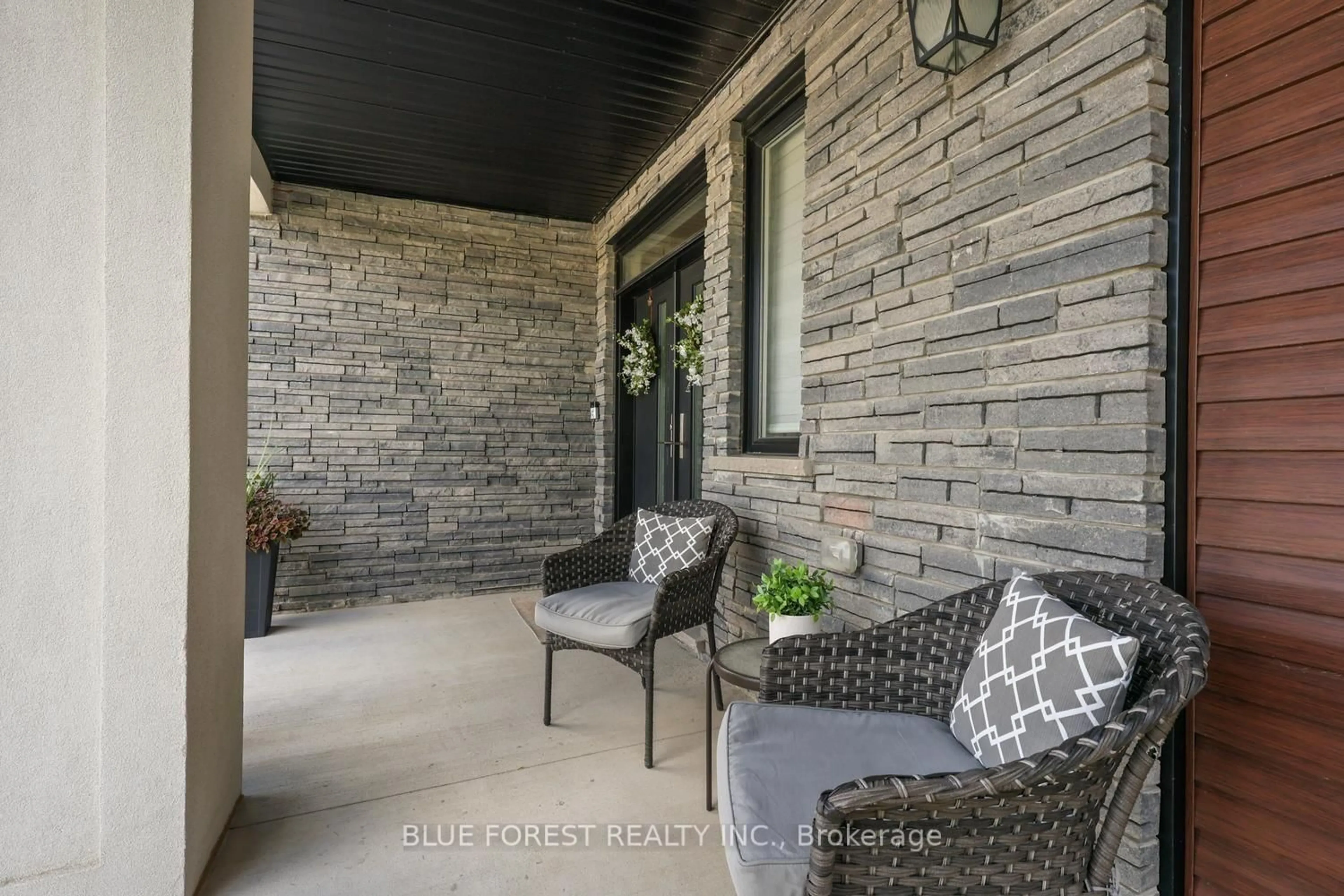 Patio, street for 6311 Old Garrison Blvd, London South Ontario N6P 0H3
