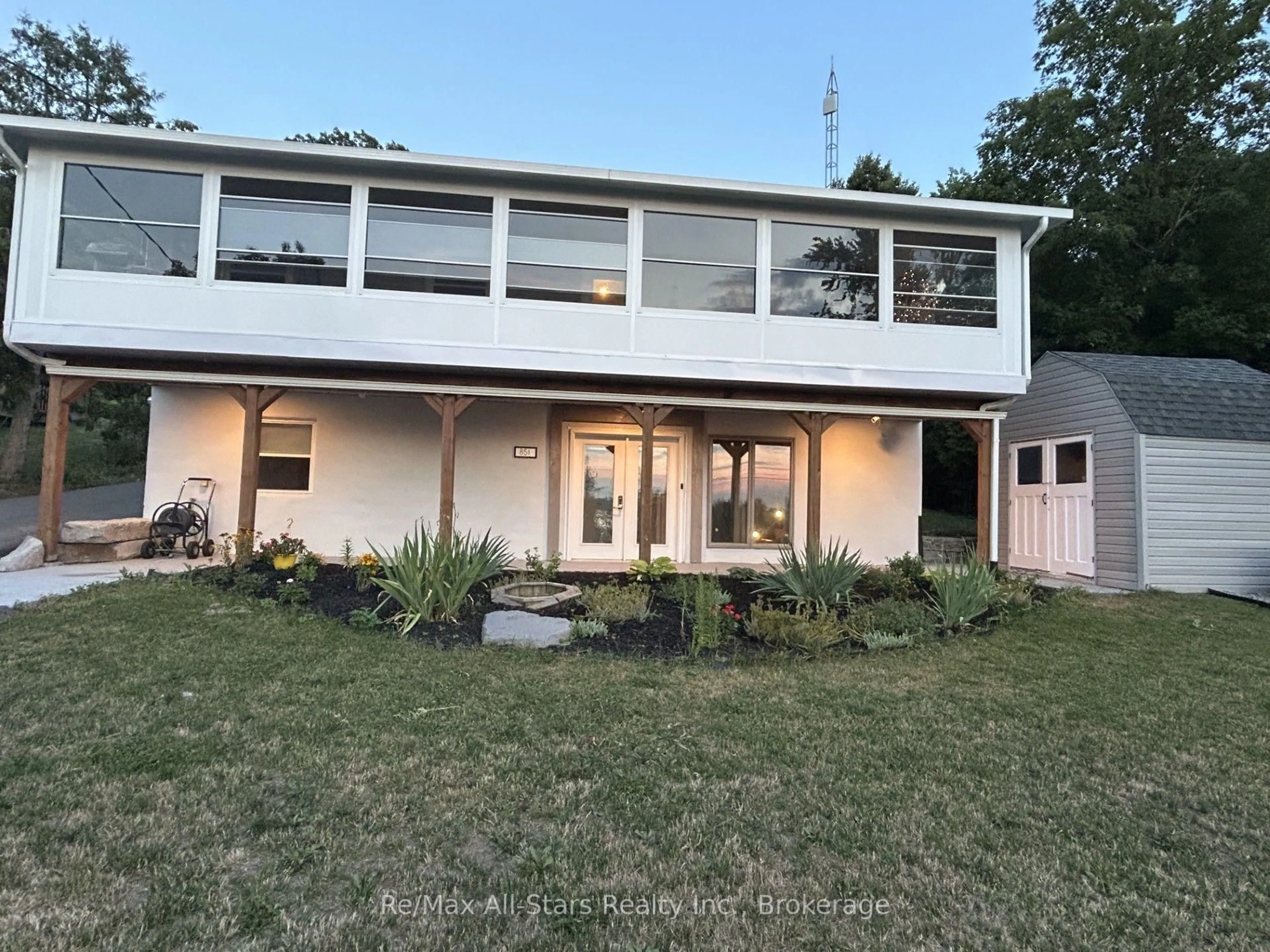 Home with vinyl exterior material, unknown for 851 Cedar Glen Rd, Kawartha Lakes Ontario K0M 1L0