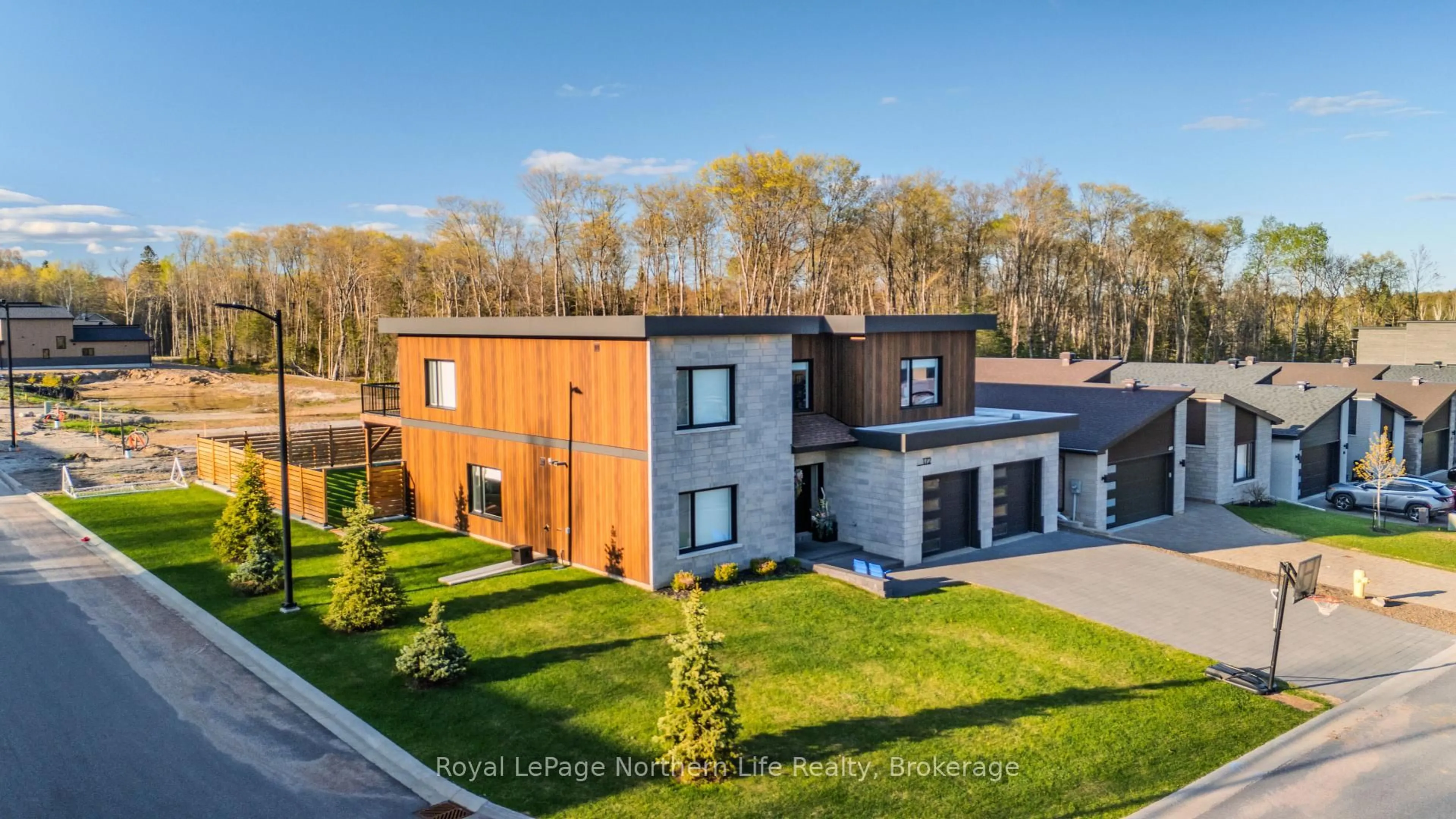 Home with brick exterior material, unknown for 172 Sugarbush St, North Bay Ontario P1C 1M8