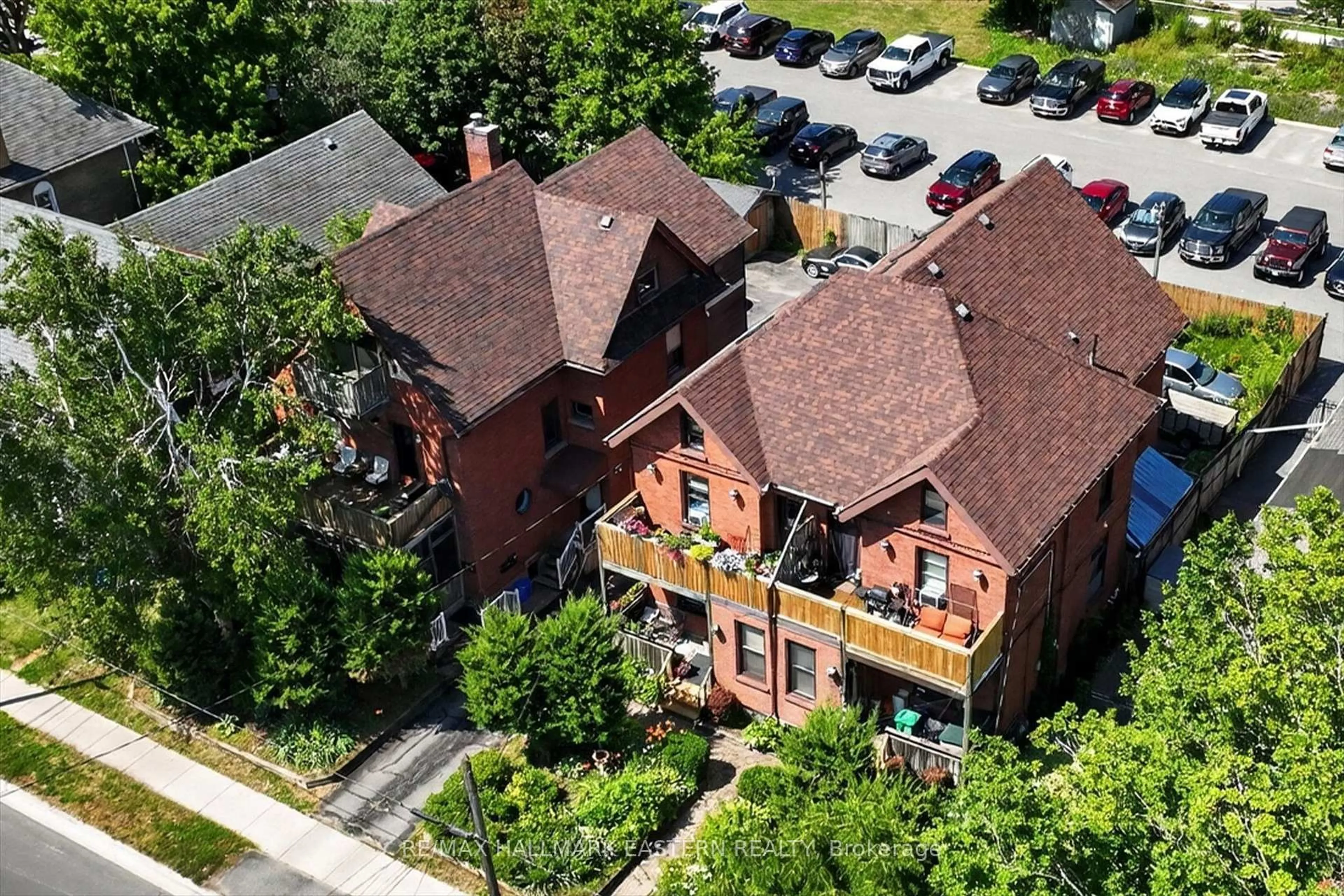 A pic from outside/outdoor area/front of a property/back of a property/a pic from drone, unknown for 187 Aylmer St, Peterborough Ontario K9J 3K2