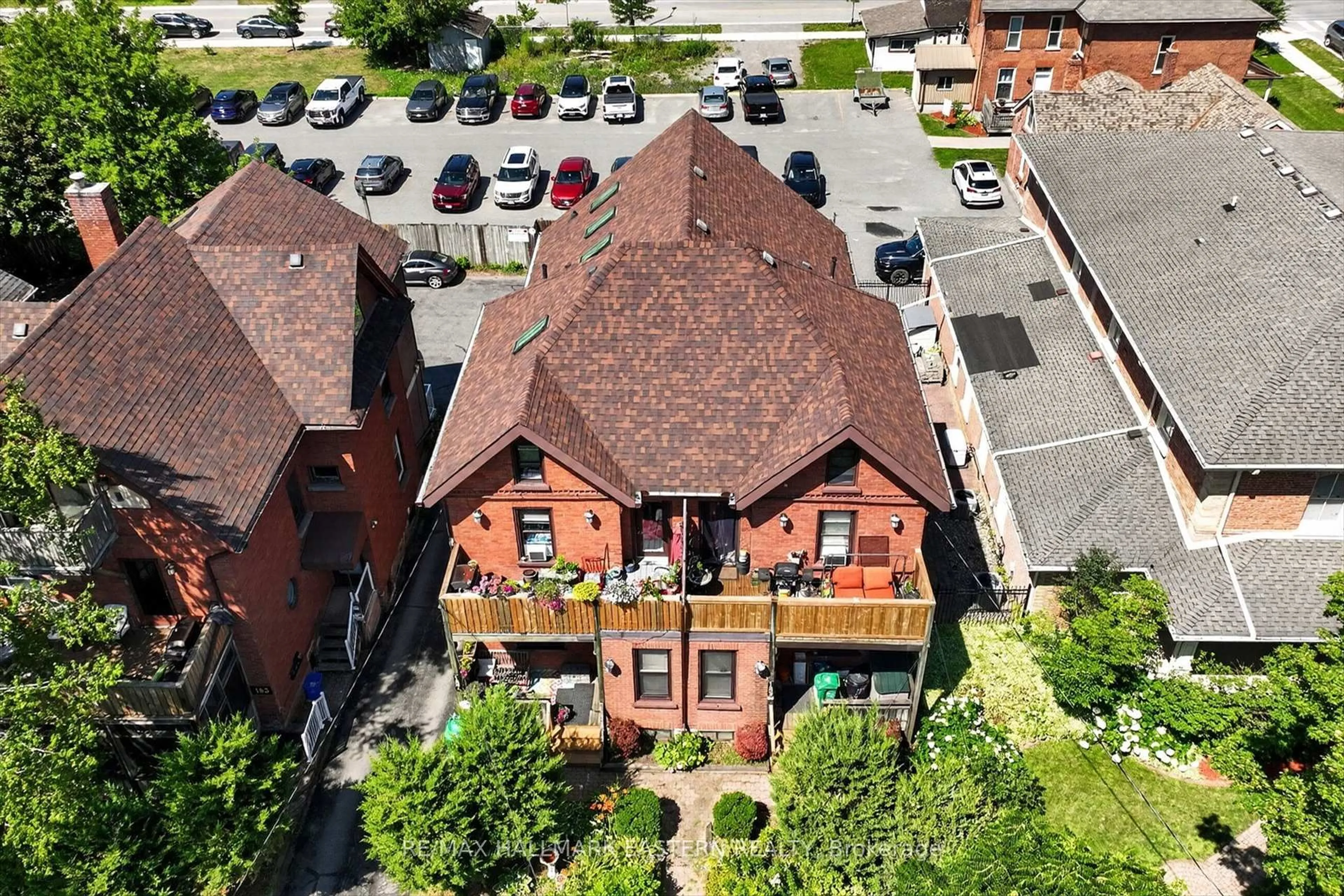 A pic from outside/outdoor area/front of a property/back of a property/a pic from drone, unknown for 187 Aylmer St, Peterborough Ontario K9J 3K2