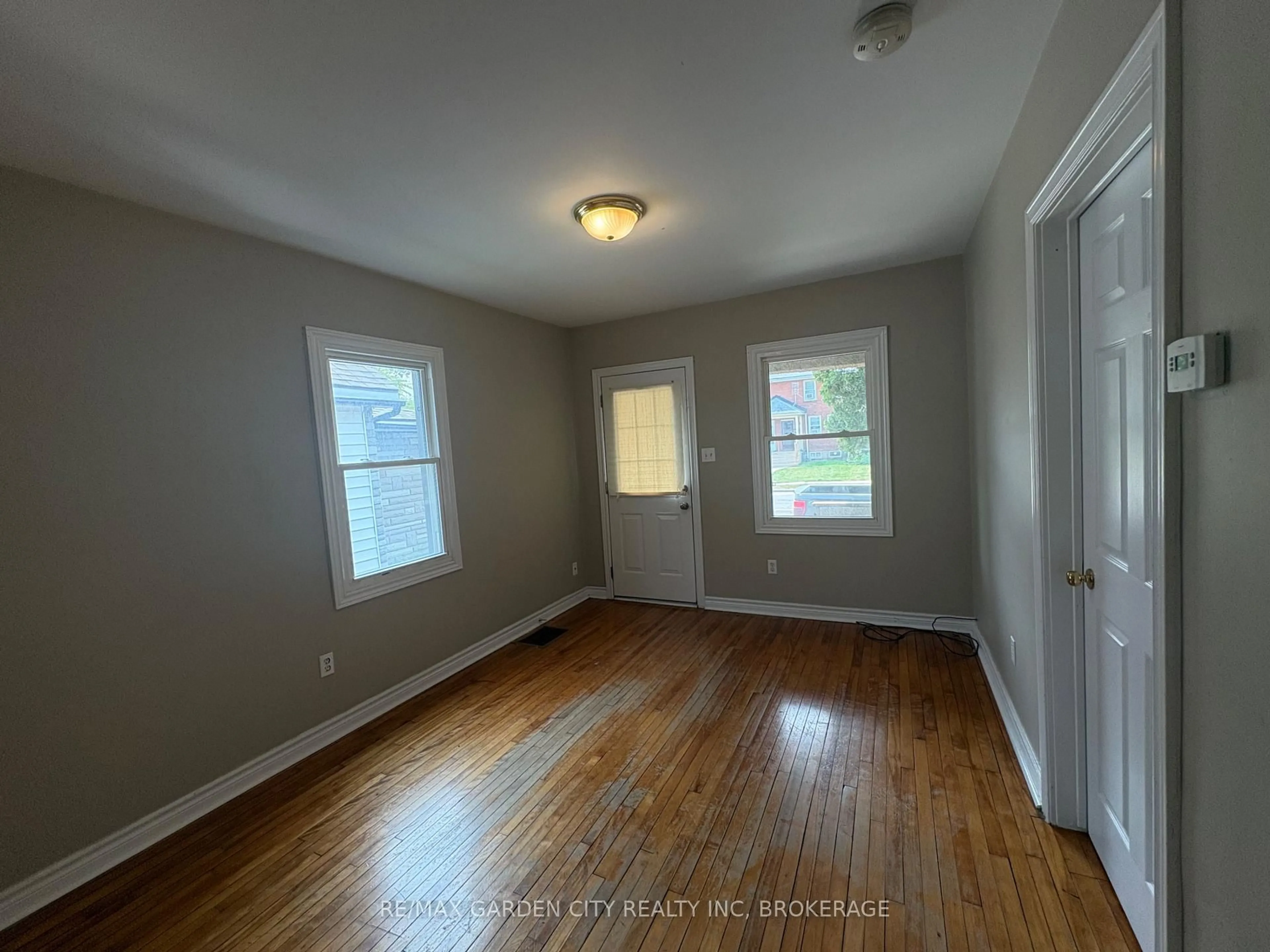 A pic of a room for 200 Lincoln St, Welland Ontario L3B 4M9