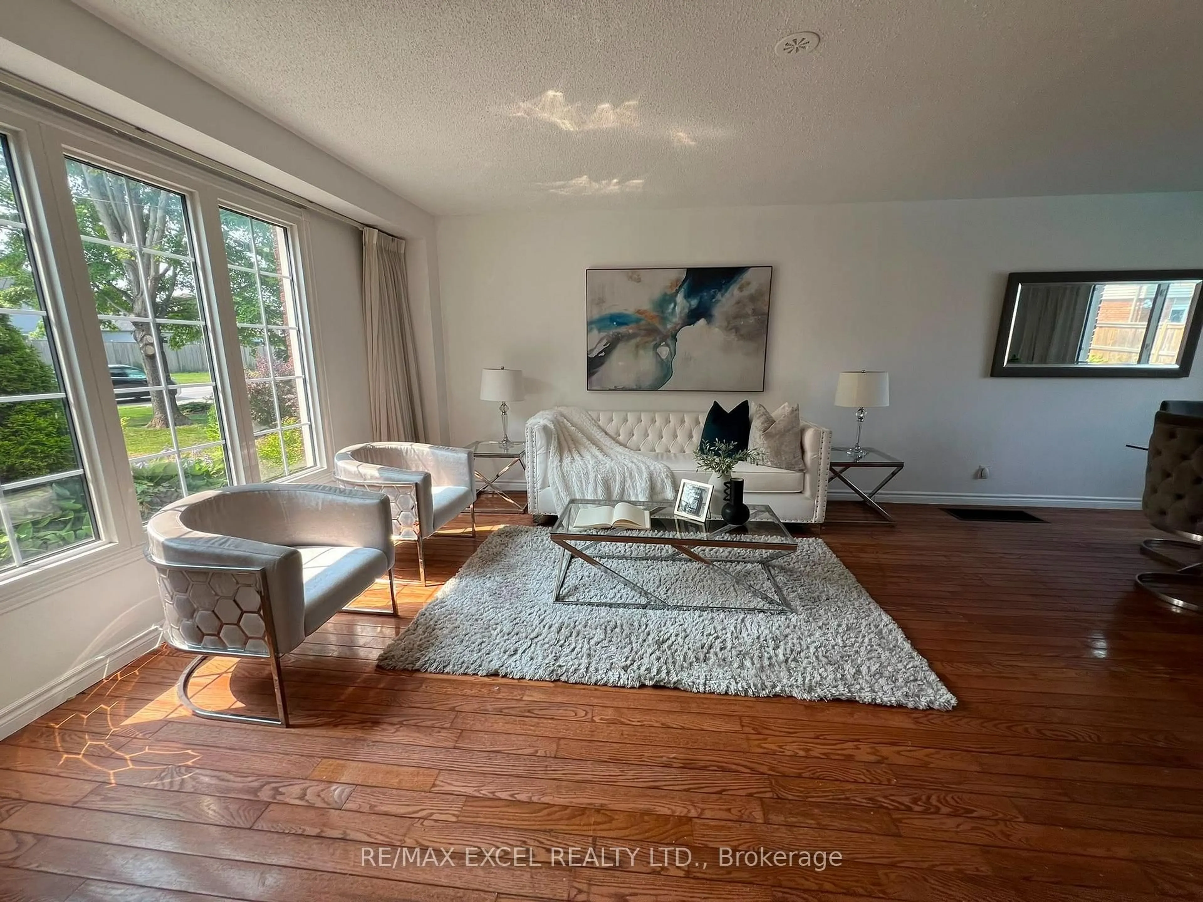 Living room with furniture, unknown for 218 Angeline St, Kawartha Lakes Ontario K9V 5E9