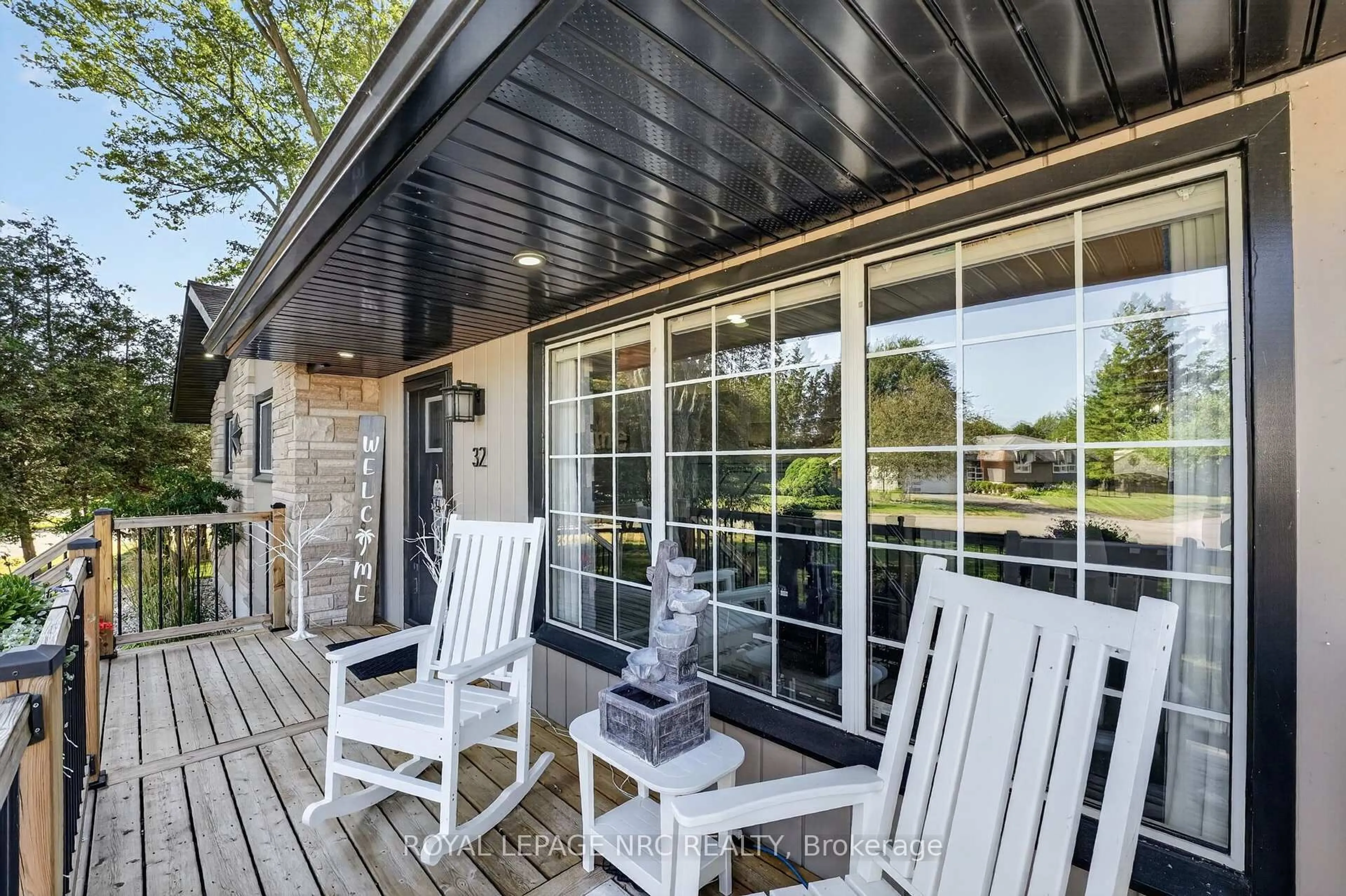 Patio, water/lake/river/ocean view for 32 St George Crt, Fort Erie Ontario L0S 1B0