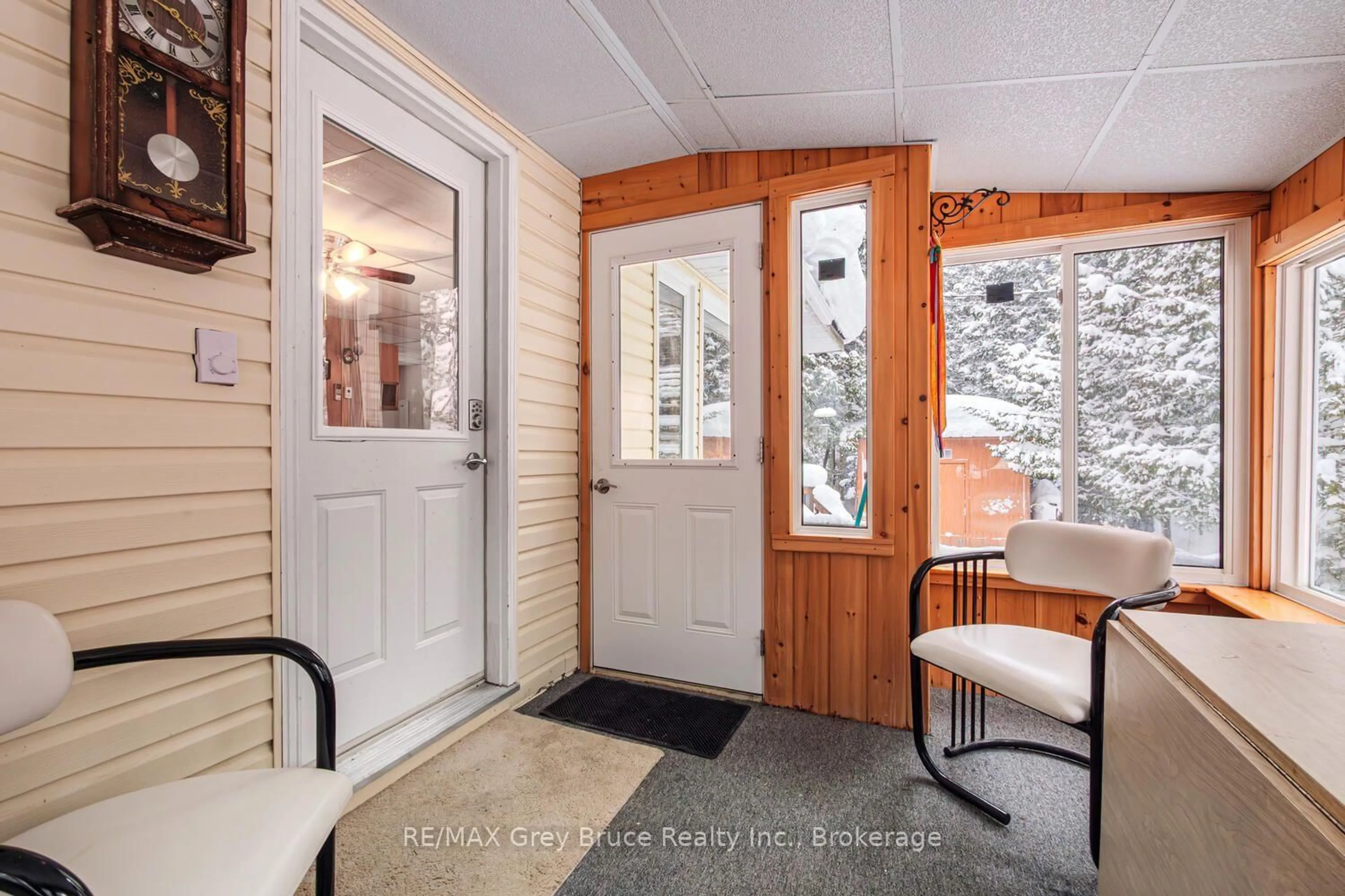 Indoor entryway for 496 Berford Lake Rd, South Bruce Peninsula Ontario N0H 2T0