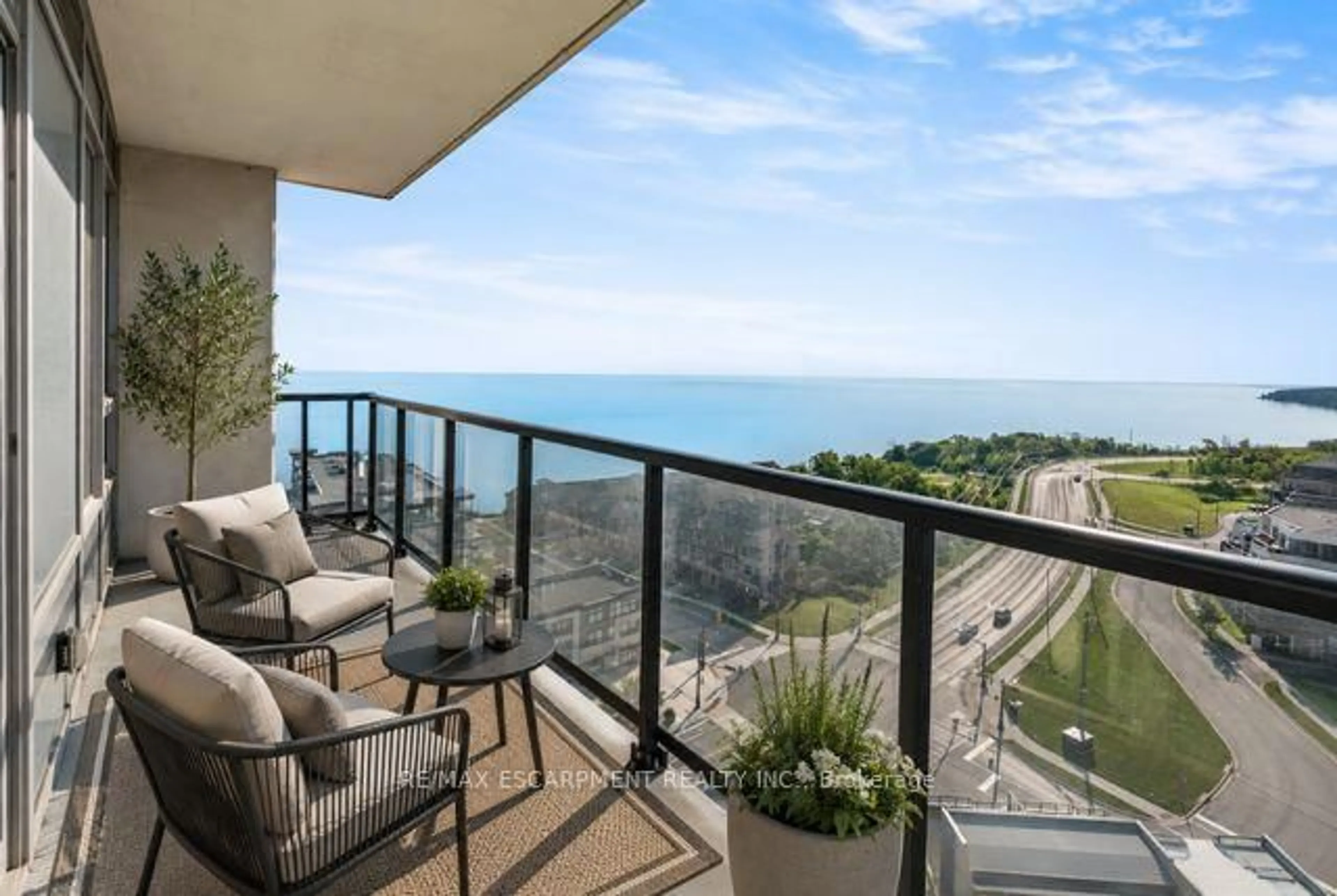 Balcony in the apartment, water/lake/river/ocean view for 385 WINSTON Rd #1311, Grimsby Ontario L3M 4E8