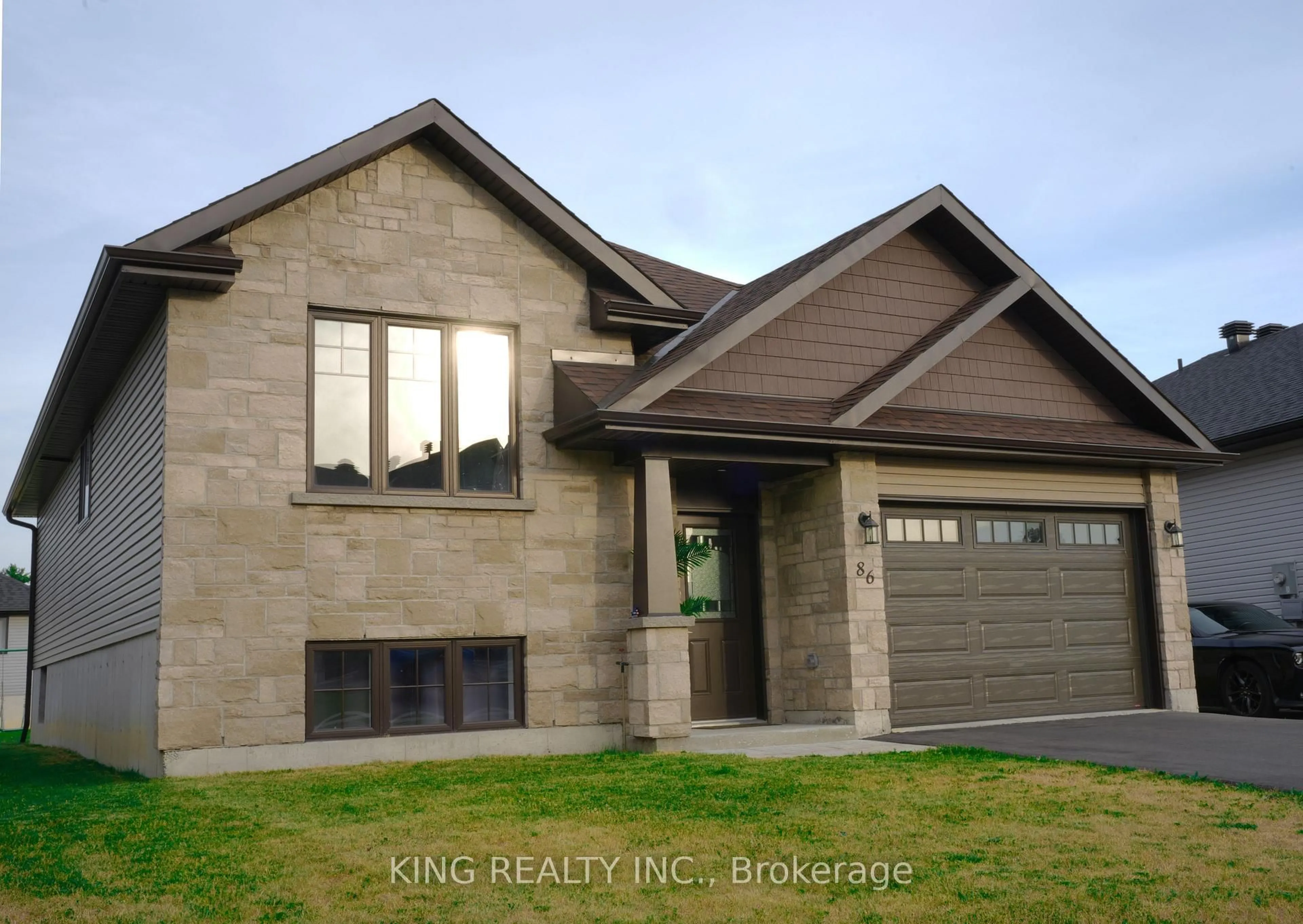 Home with brick exterior material, unknown for 86 Cameron Cres, Cornwall Ontario K6K 0B7