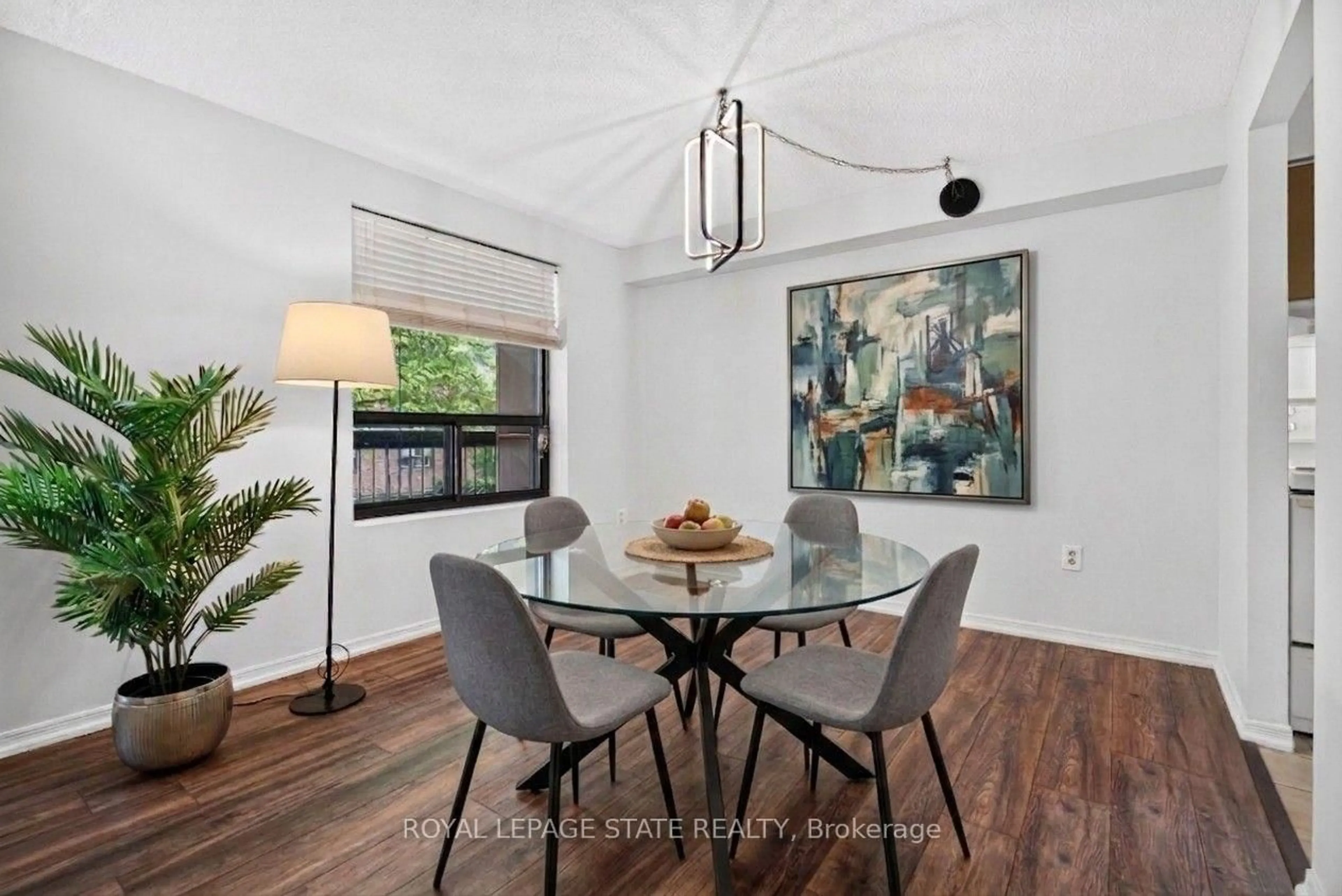 Dining room, unknown for 966 Queenston Rd #203, Hamilton Ontario L8G 1B7