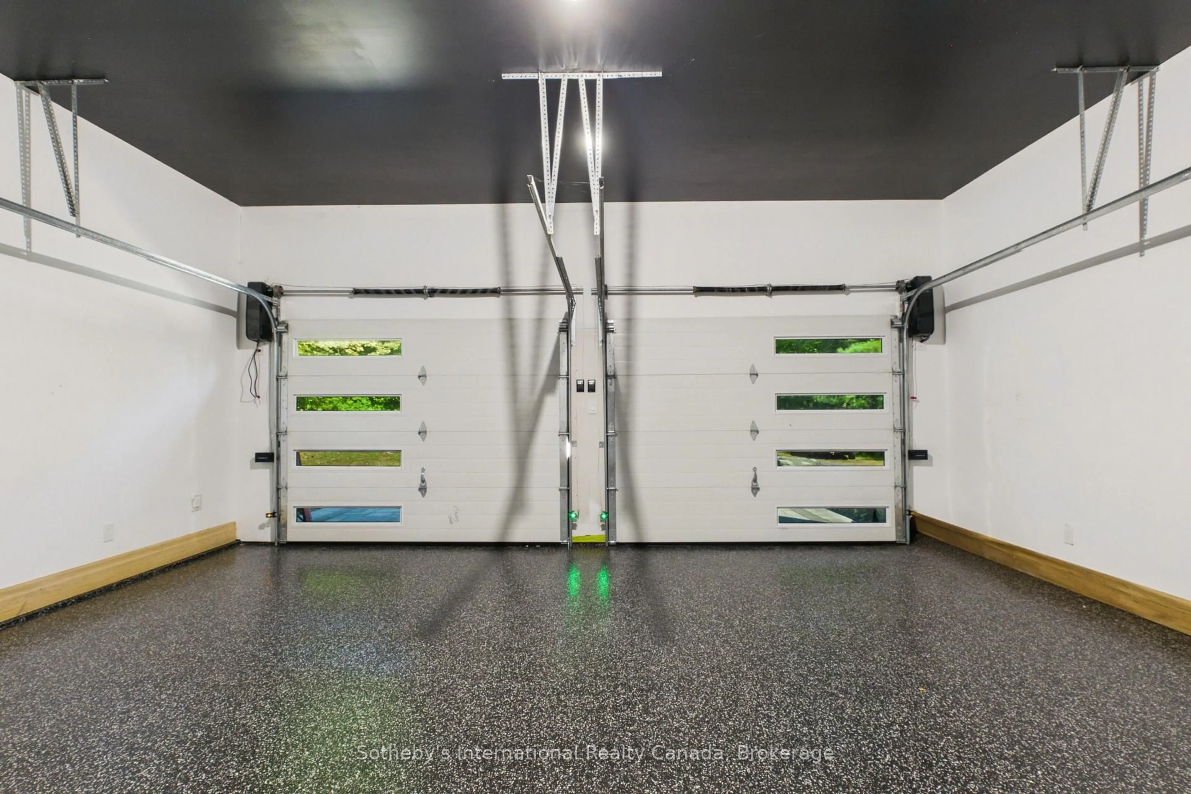 Indoor garage for 492 Brunel Rd, Huntsville Ontario P1H 1R9