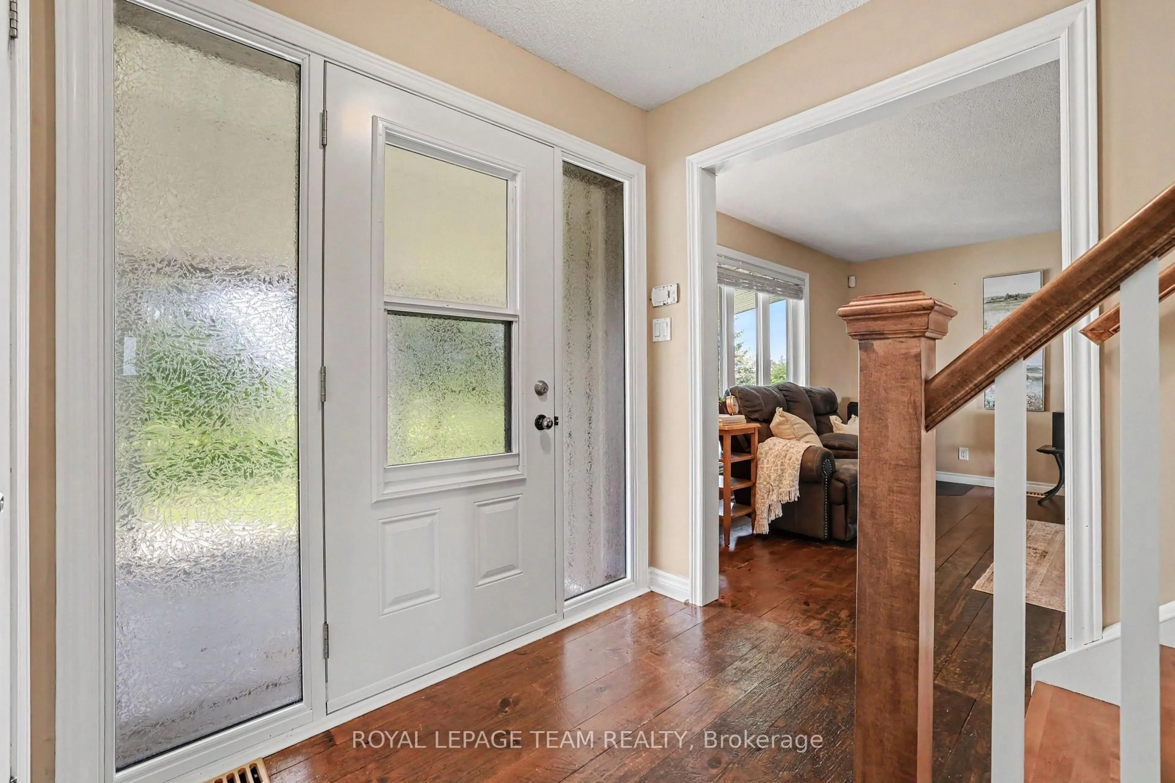 Indoor entryway for 2710 Pollock Rd, Richmond Ontario K0A 2Z0