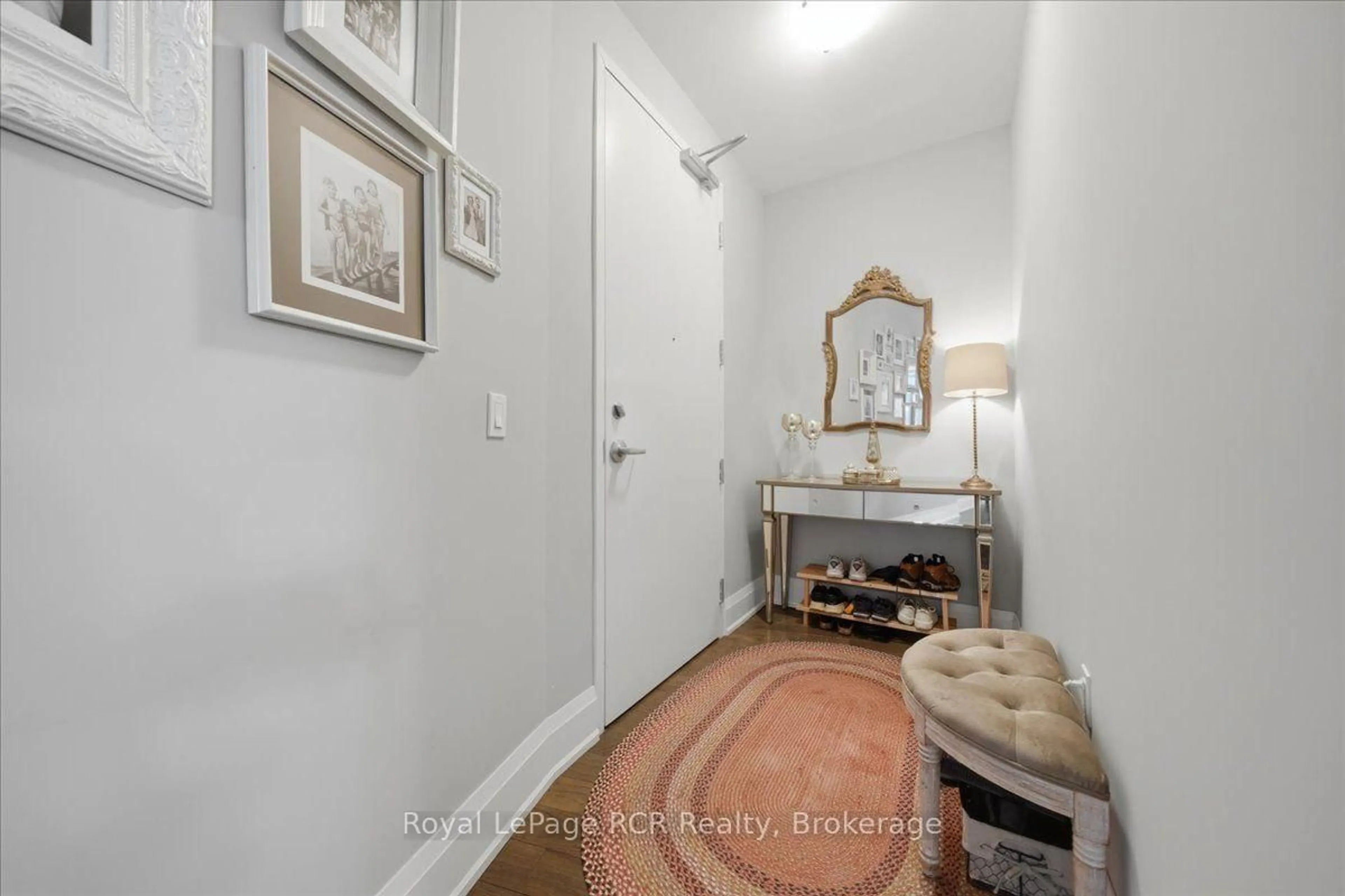 Indoor entryway for 80 9th St #501, Owen Sound Ontario N4K 1N4