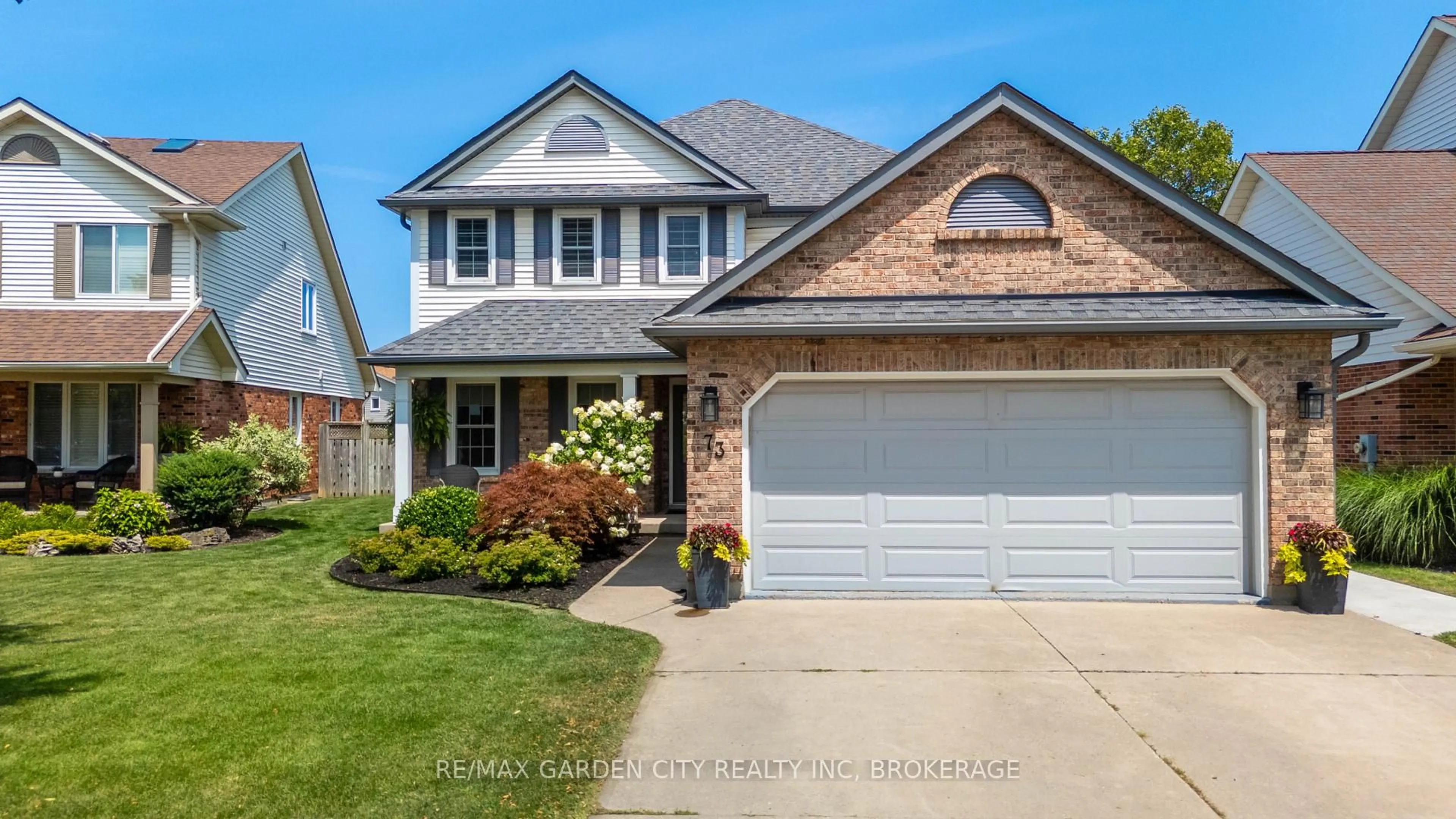Home with brick exterior material, street for 73 West Farmington Dr, St. Catharines Ontario L2S 3S2