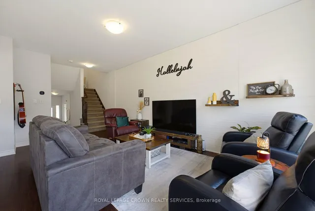 324 Equestrian Way, Cambridge 5