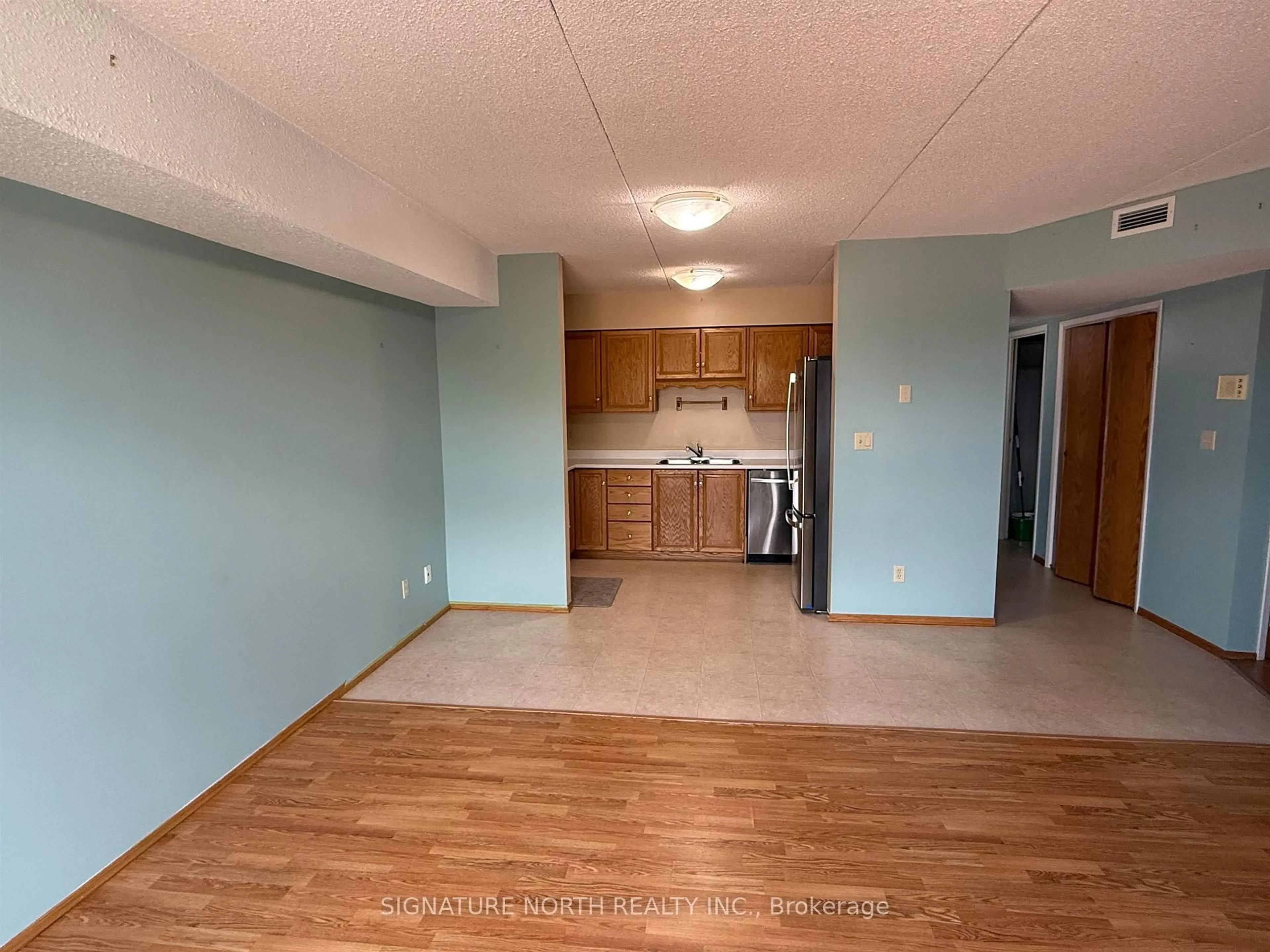 A pic of a room for 235 Leland Ave S #303, Thunder Bay Ontario P7E 2N6