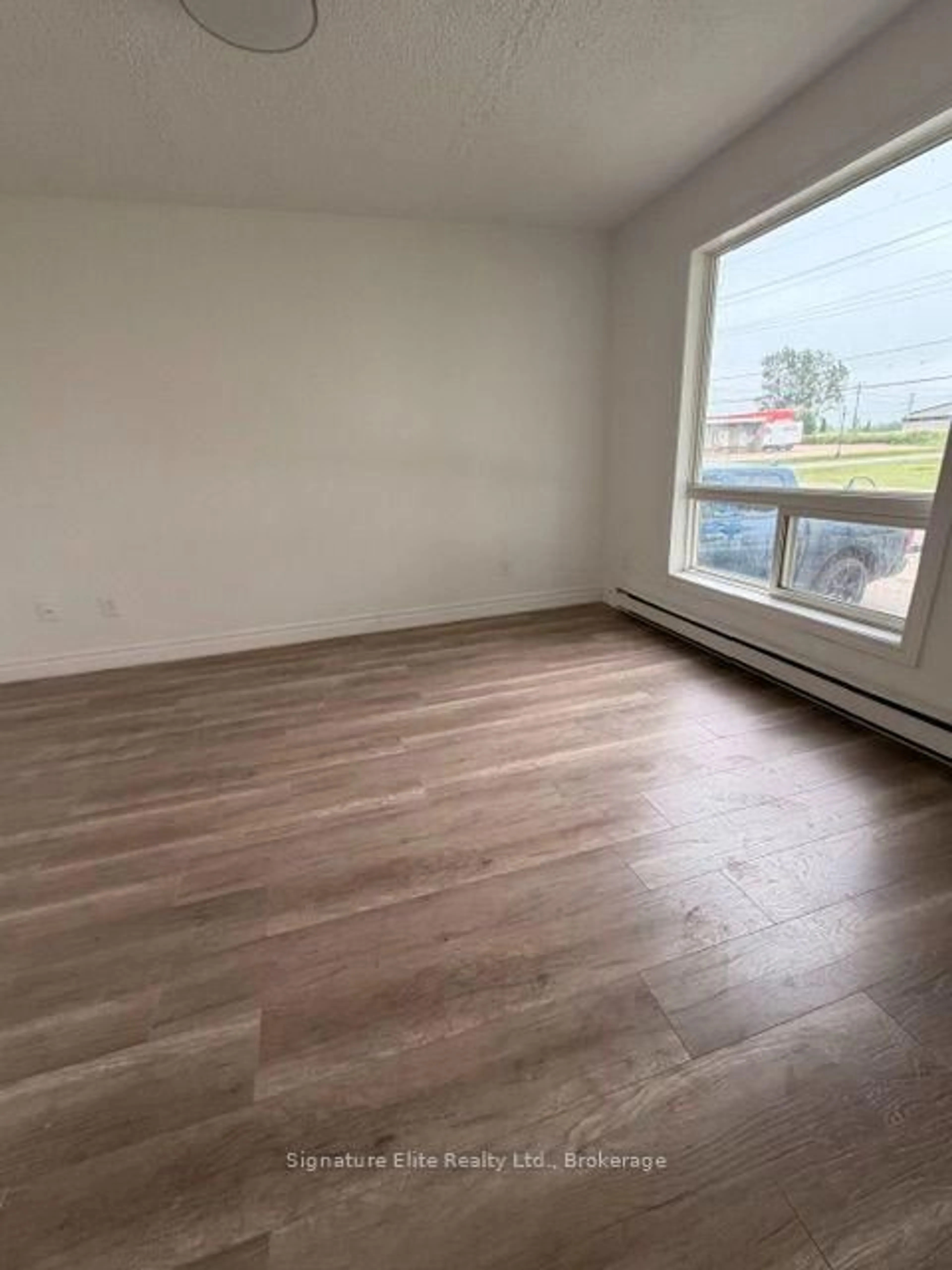 A pic of a room for 1088 8TH St, Owen Sound Ontario N4K 1M6