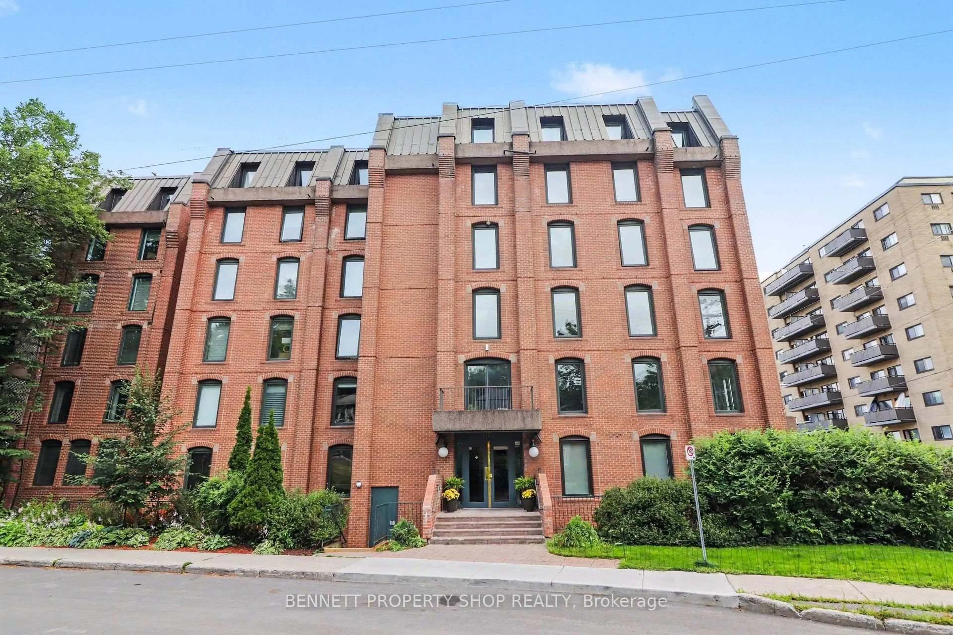 Unknown for 100 Rideau Terr #3B, Ottawa Ontario K1M 0Z2