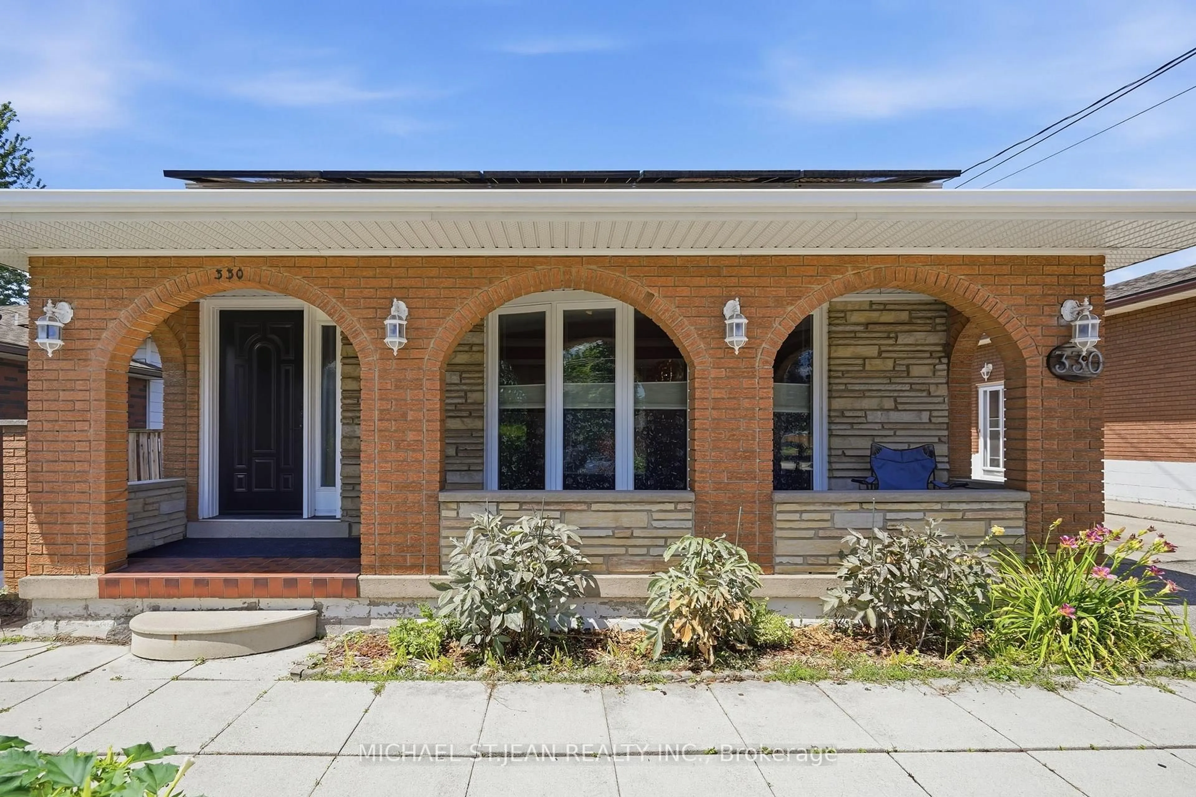 Home with brick exterior material, street for 330 East 18th St, Hamilton Ontario L9A 4P8