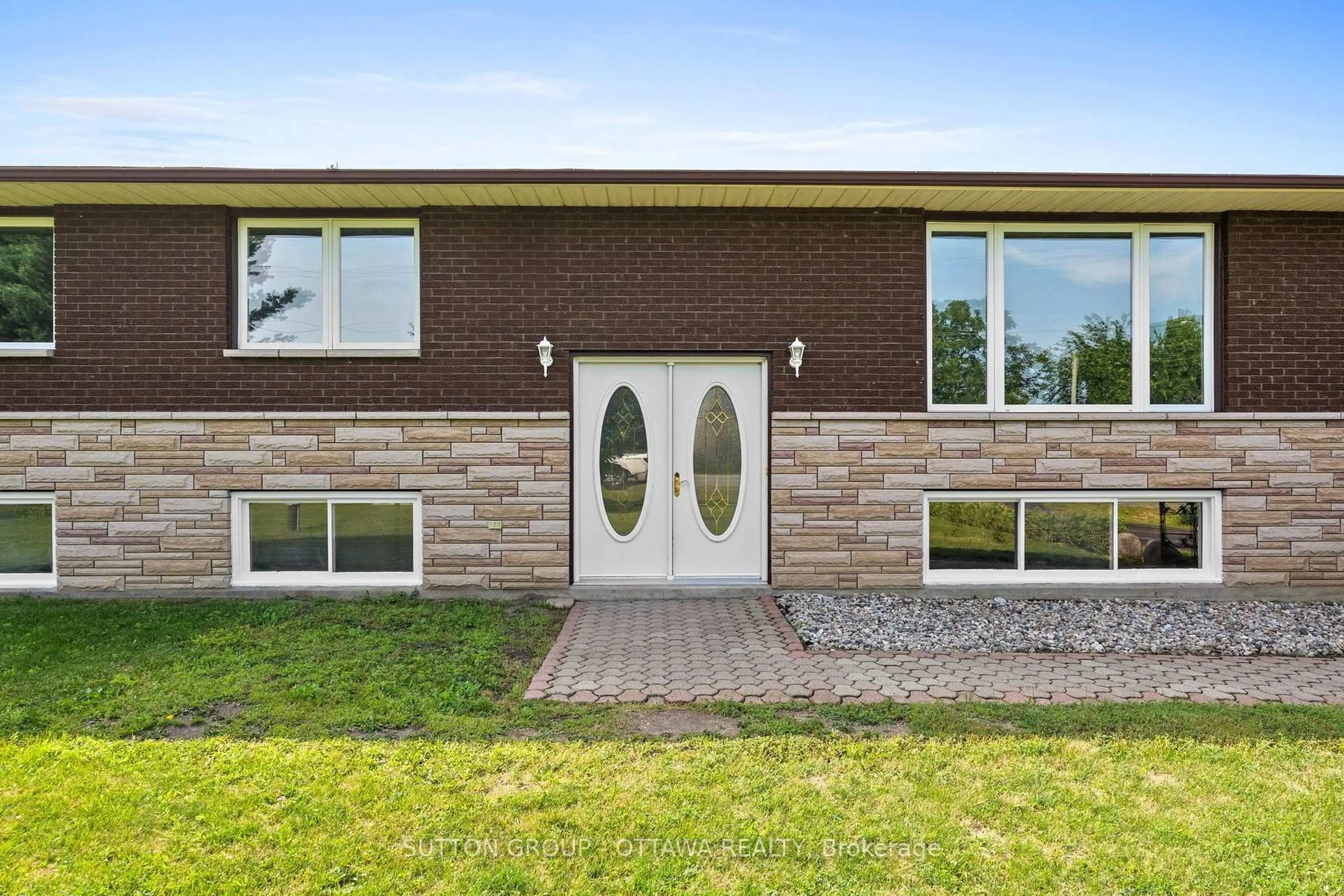 Home with brick exterior material, street for 77 Main St, North Dundas Ontario K0A 2R0