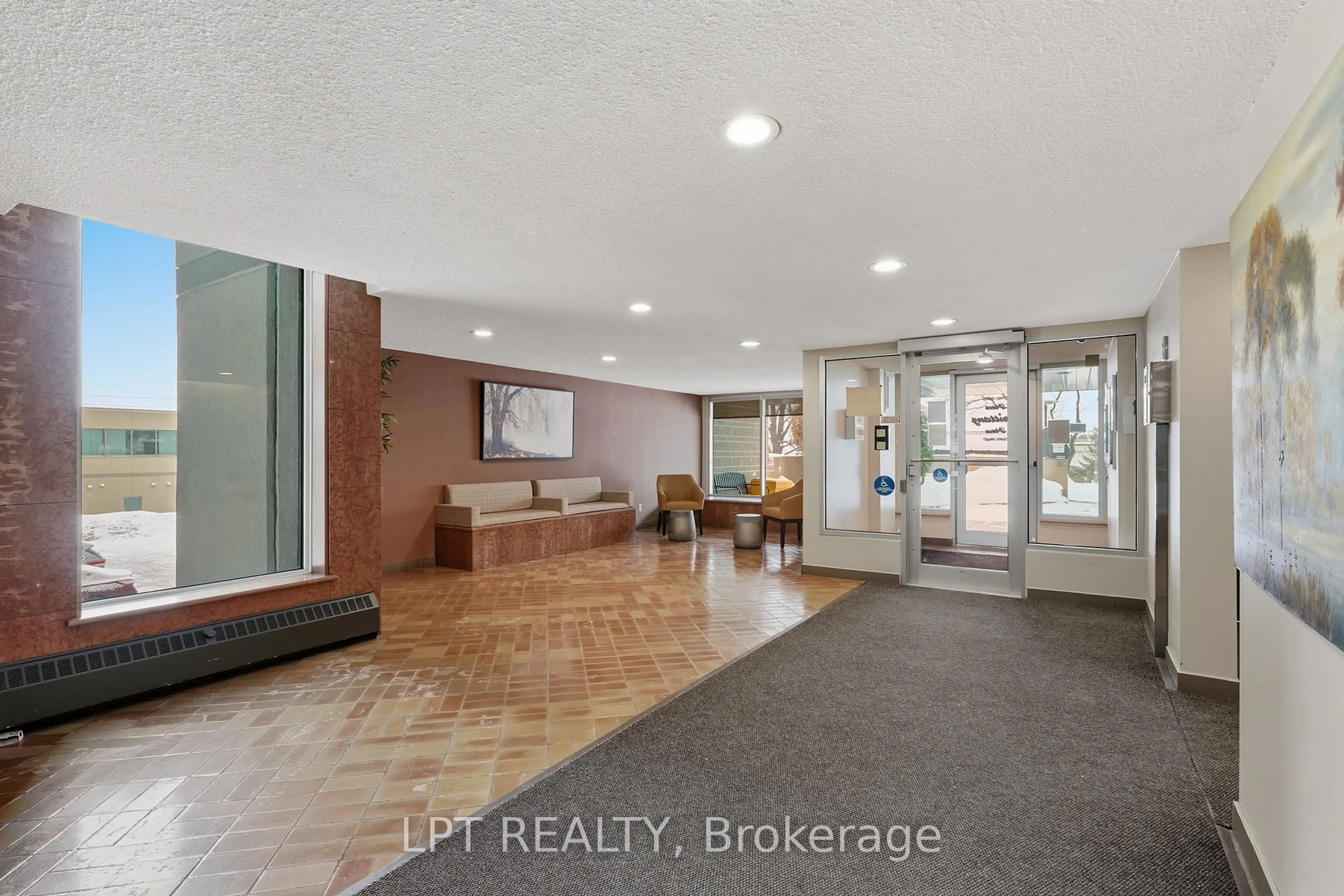 Lobby for 555 Brittany Dr #1112, Ottawa Ontario K1K 4C5