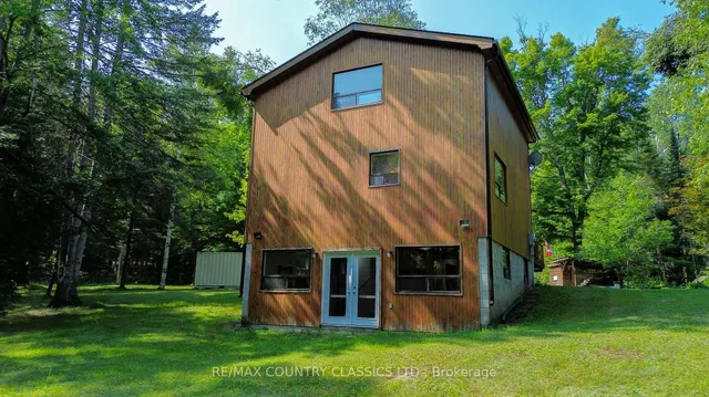 1551 Mumford Rd, Highlands East 4