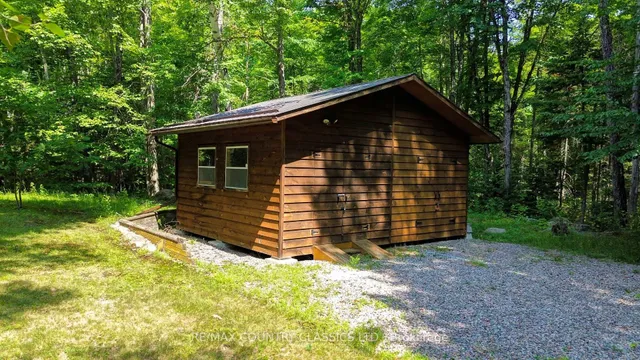 1551 Mumford Rd, Highlands East 5