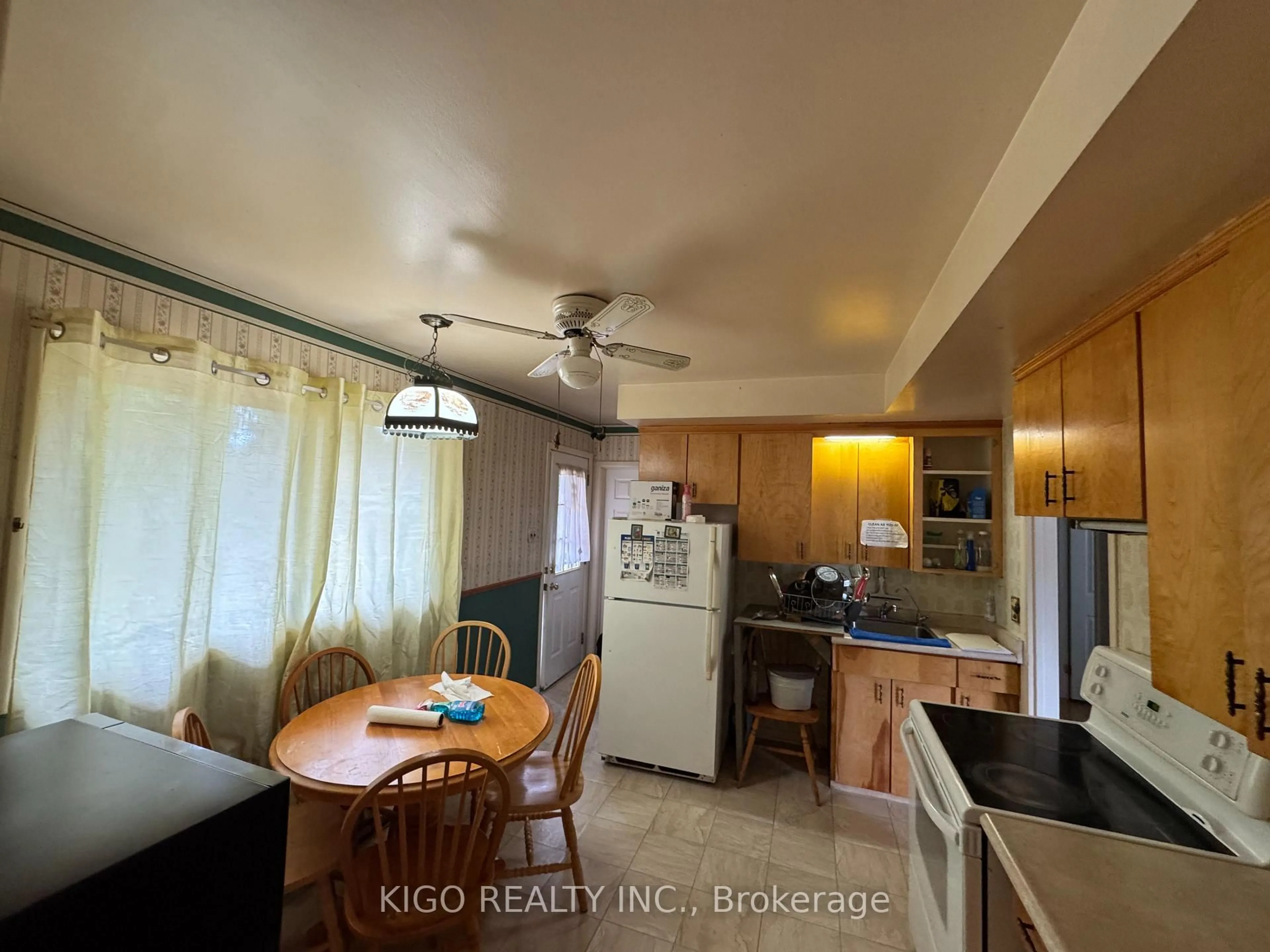 Standard kitchen, unknown for 114 Pawnee Rd, London East Ontario N5V 2S8