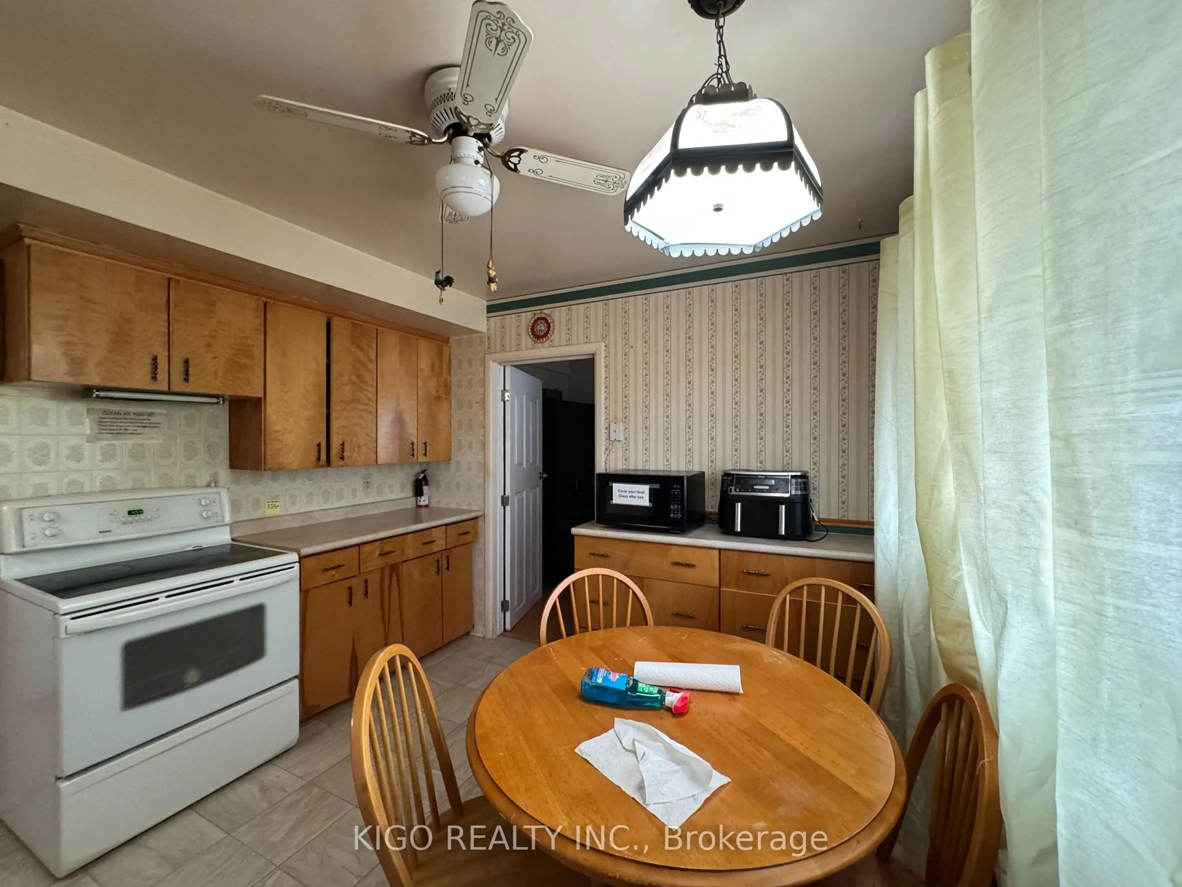 Standard kitchen, unknown for 114 Pawnee Rd, London East Ontario N5V 2S8