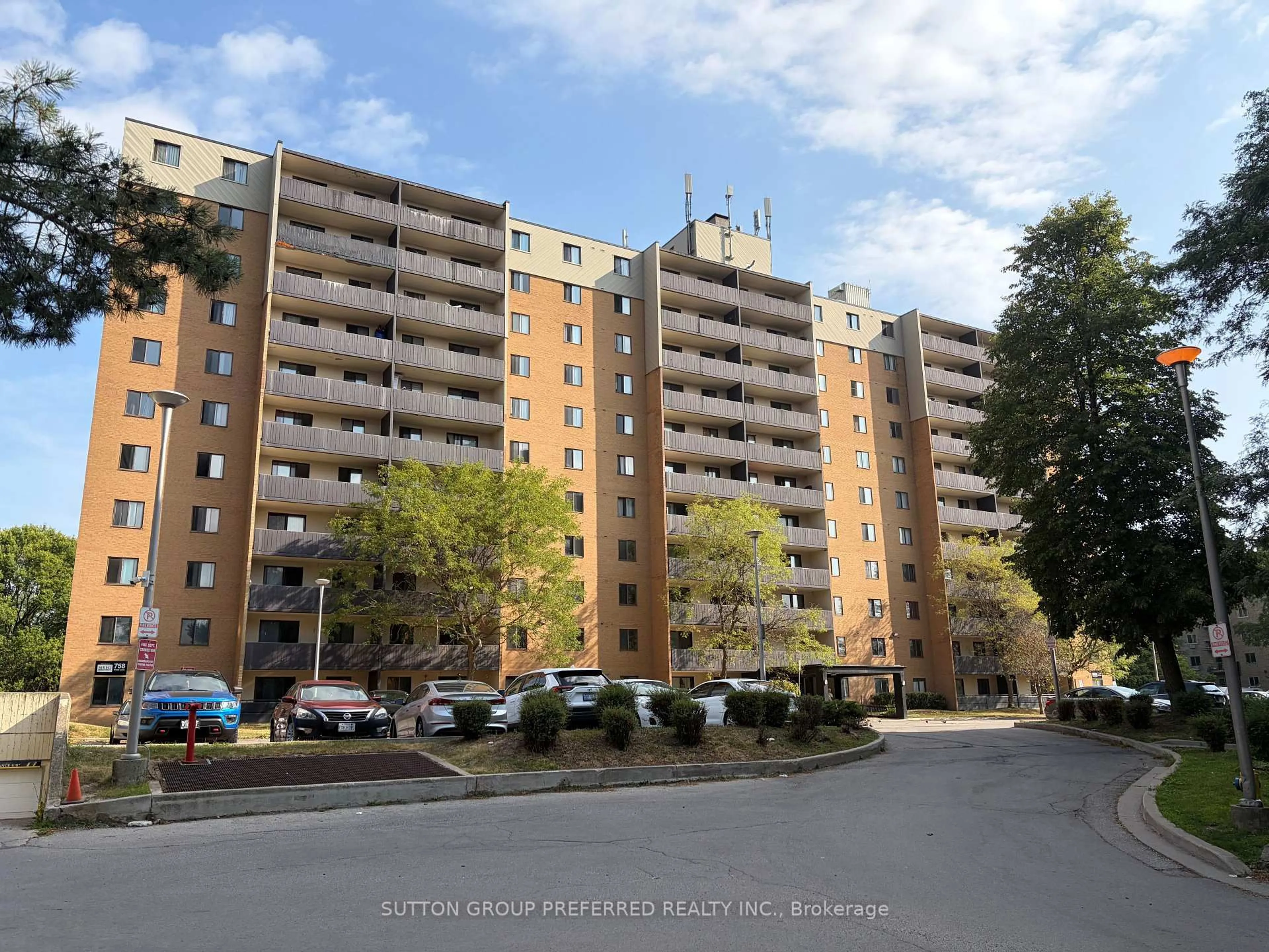 A pic from outside/outdoor area/front of a property/back of a property/a pic from drone, street for 758 Kipps Lane #1003, London East Ontario N5Y 4Y1