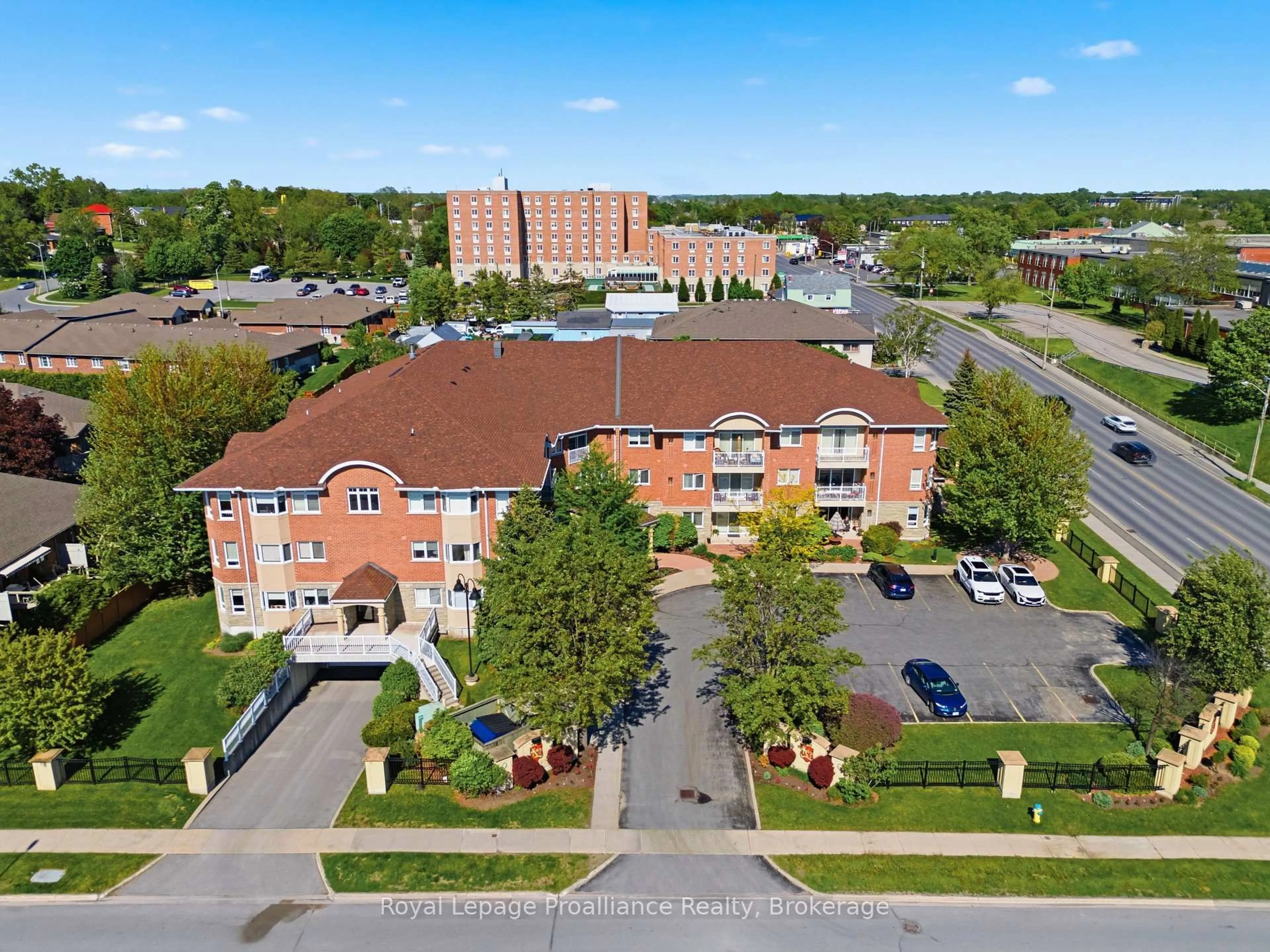A pic from outside/outdoor area/front of a property/back of a property/a pic from drone, building for 15 Heartwood Dr #101, Belleville Ontario K8P 5P4