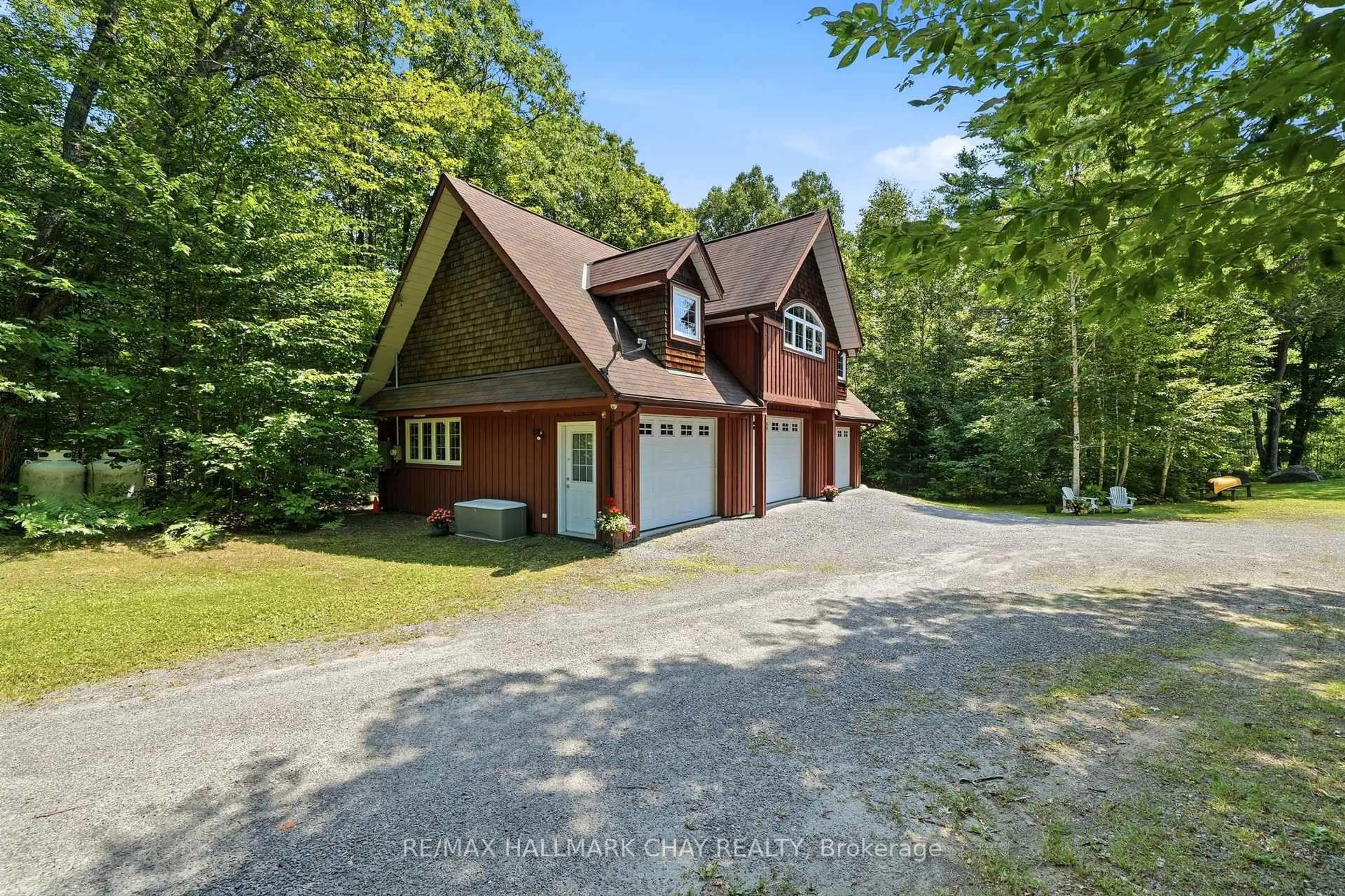 A pic from outside/outdoor area/front of a property/back of a property/a pic from drone, water/lake/river/ocean view for 50 Price Point Rd, Lake of Bays Ontario P0B 1A0