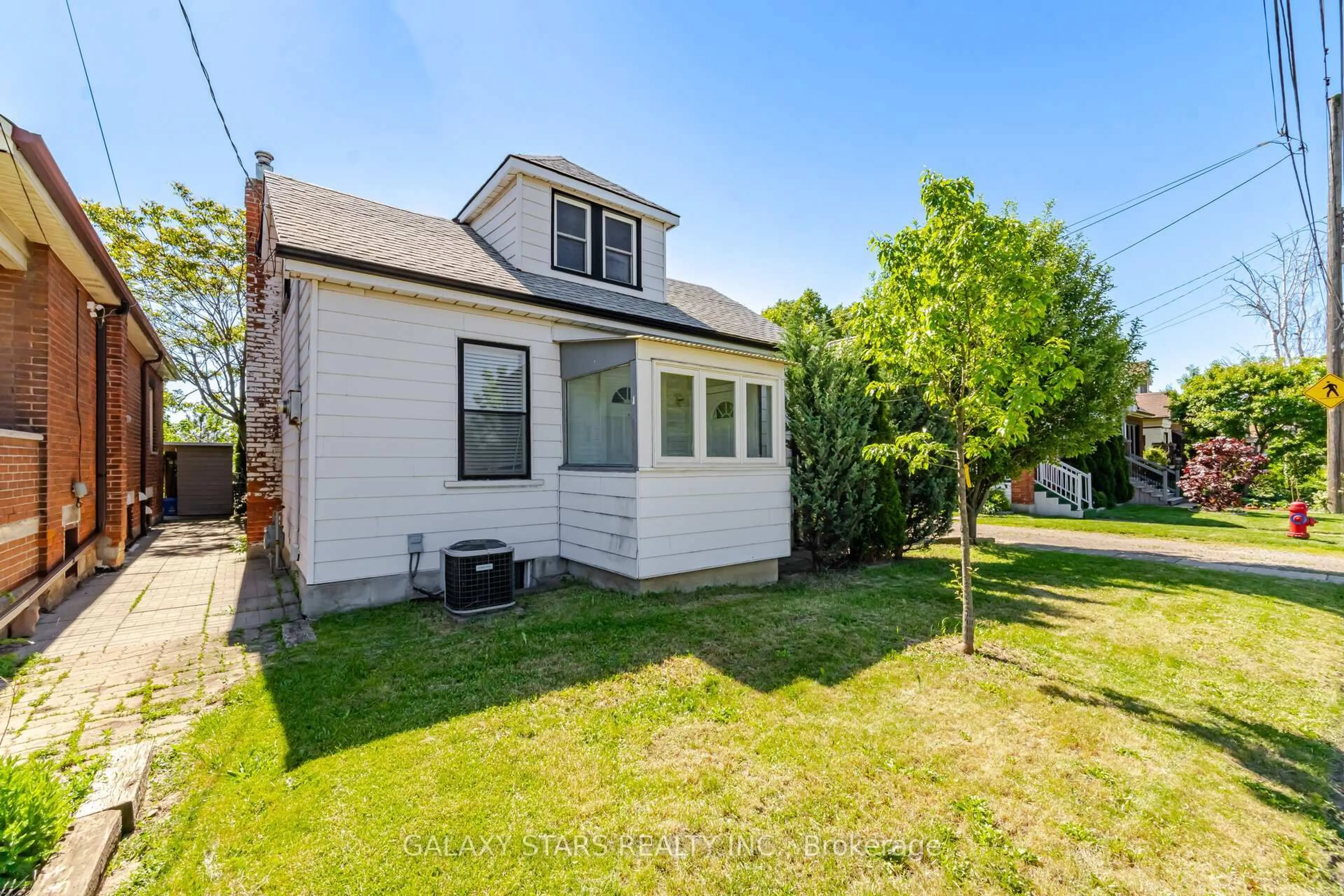 Unknown for 61 Paradise Rd, Hamilton Ontario L8S 1S3