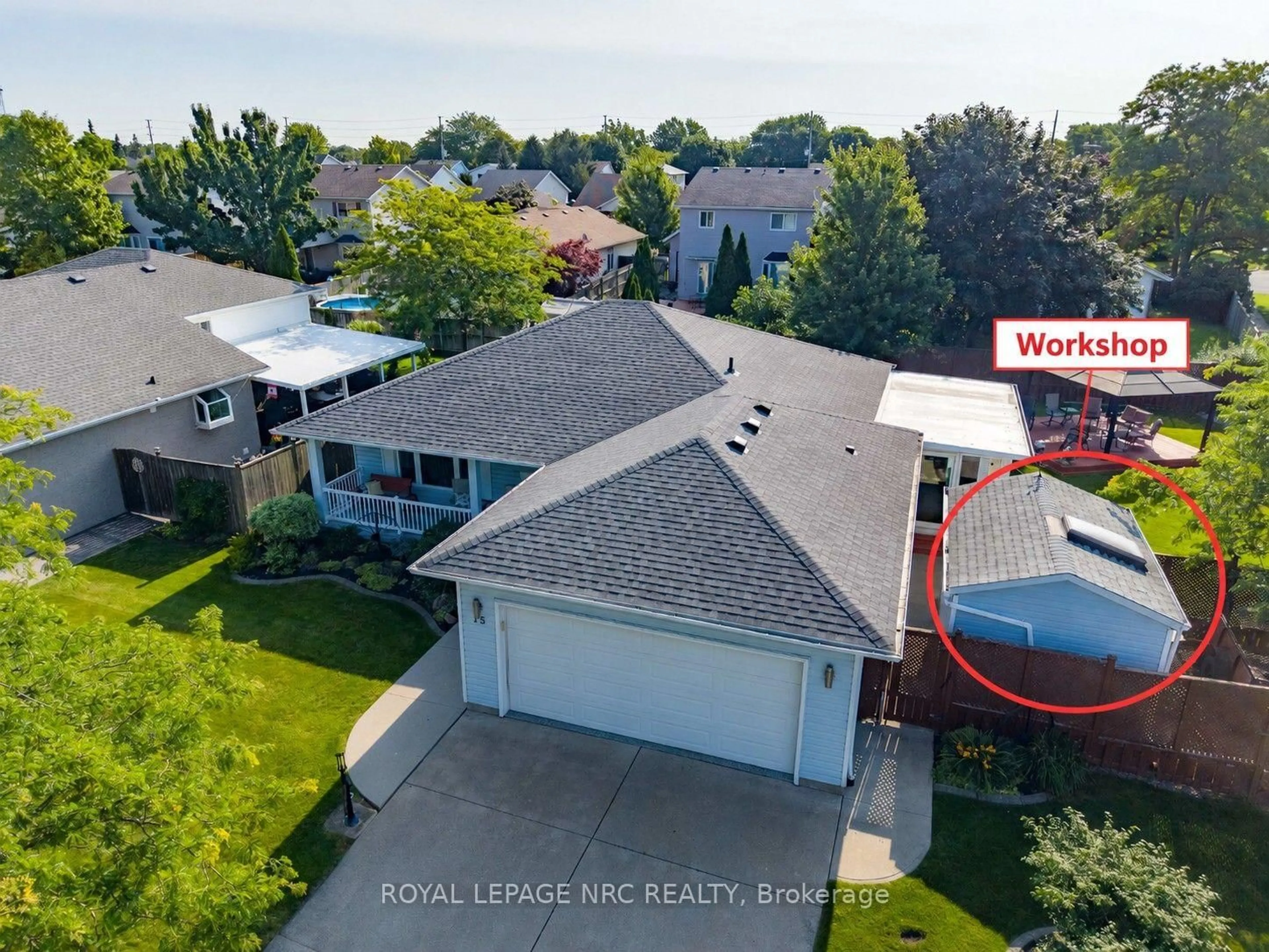 A pic from outside/outdoor area/front of a property/back of a property/a pic from drone, water/lake/river/ocean view for 15 Foxhill Cres, St. Catharines Ontario L2S 3T9