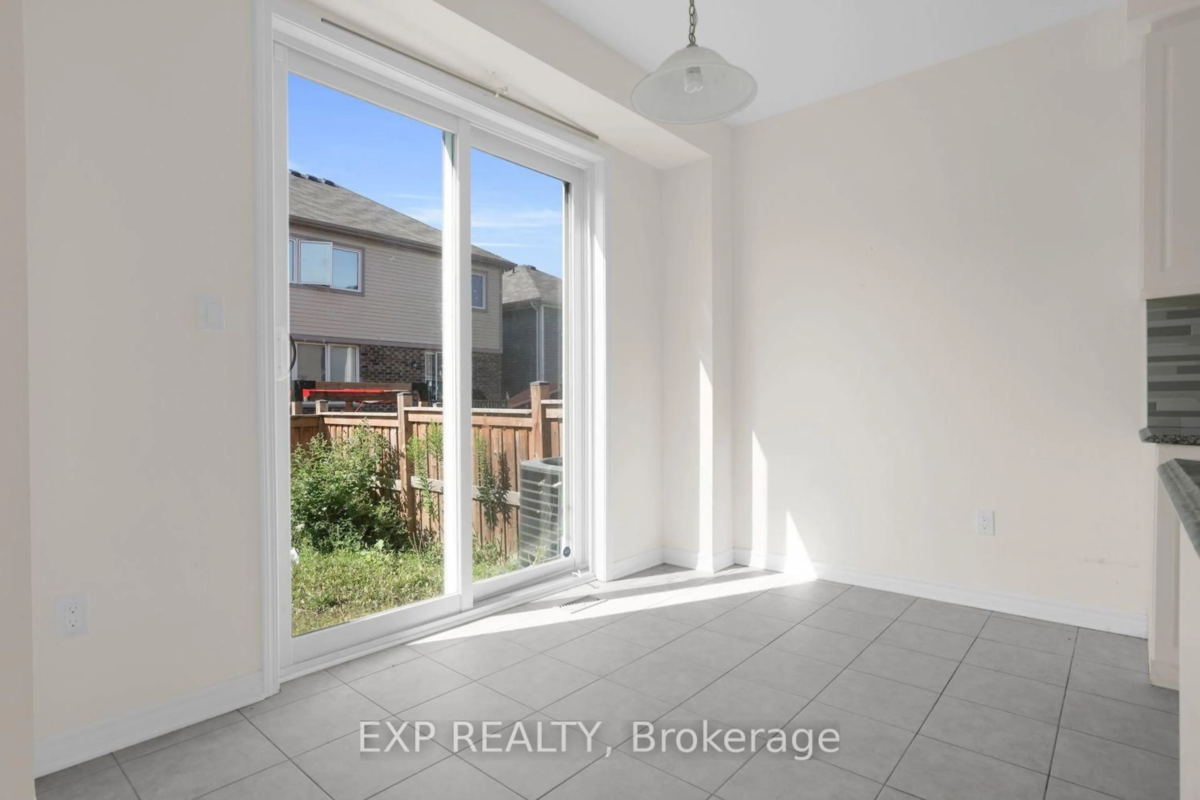 A pic of a room for 353 Grovehill Cres, Kitchener Ontario N2R 0K8
