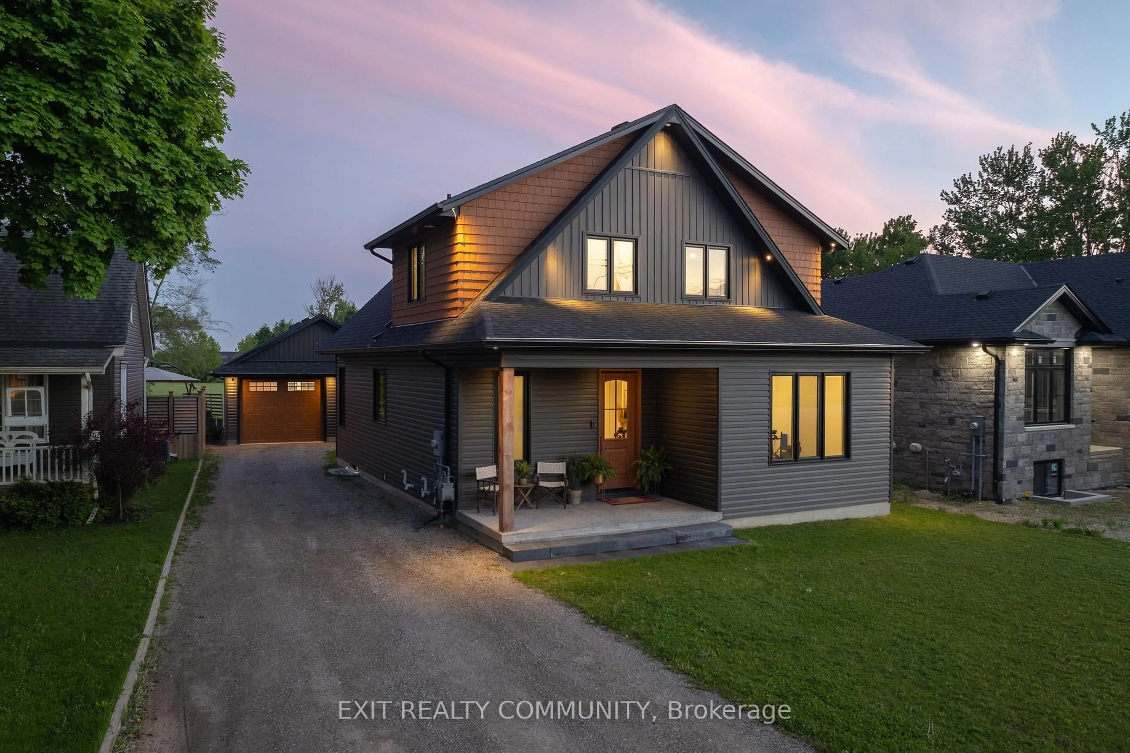 Home with brick exterior material, unknown for 3913 Egremont Rd, Plympton-Wyoming Ontario N0N 1E0