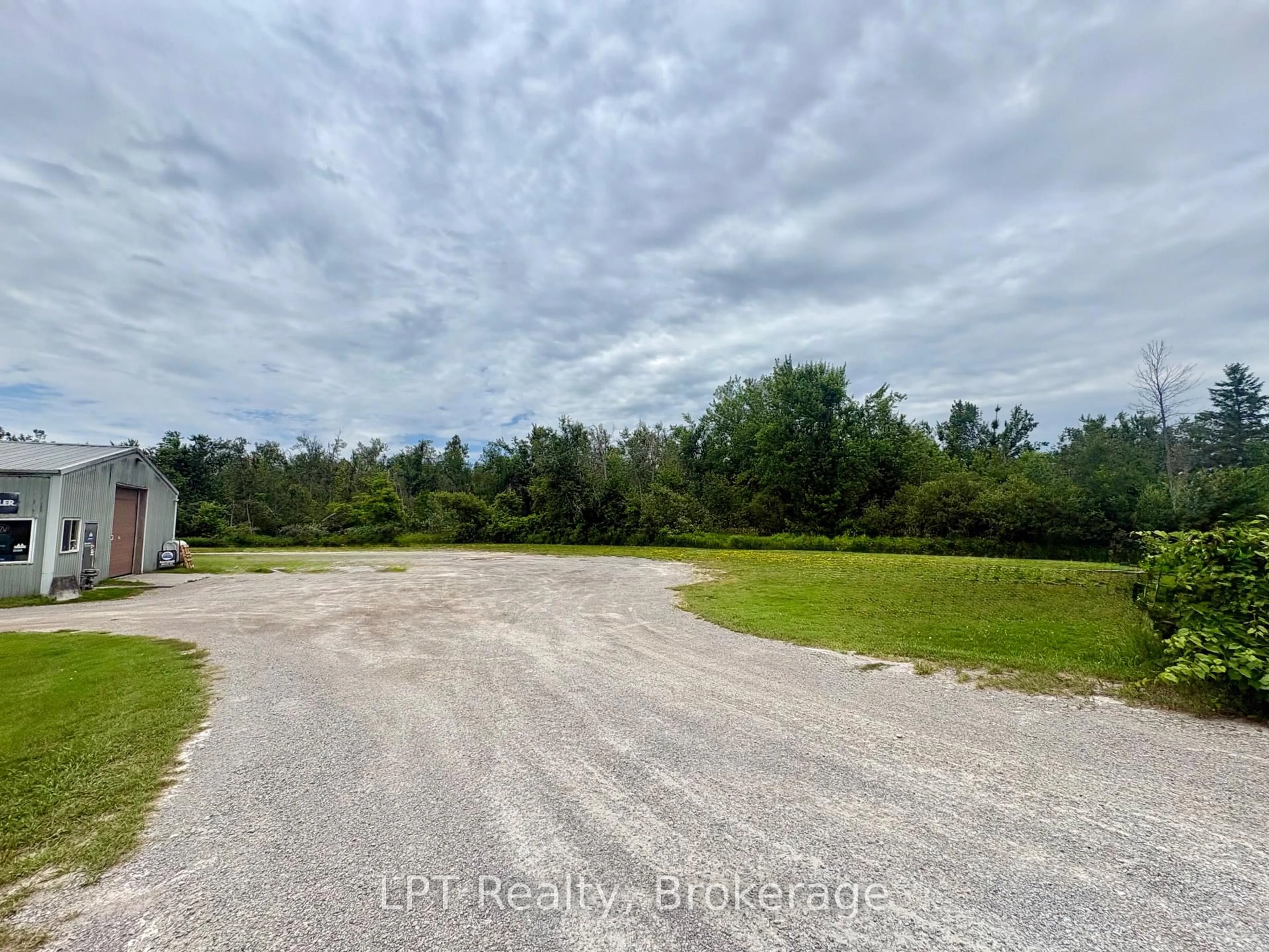 A pic from outside/outdoor area/front of a property/back of a property/a pic from drone, unknown for 87 Killarney Bay Rd, Kawartha Lakes Ontario K0M 1G0
