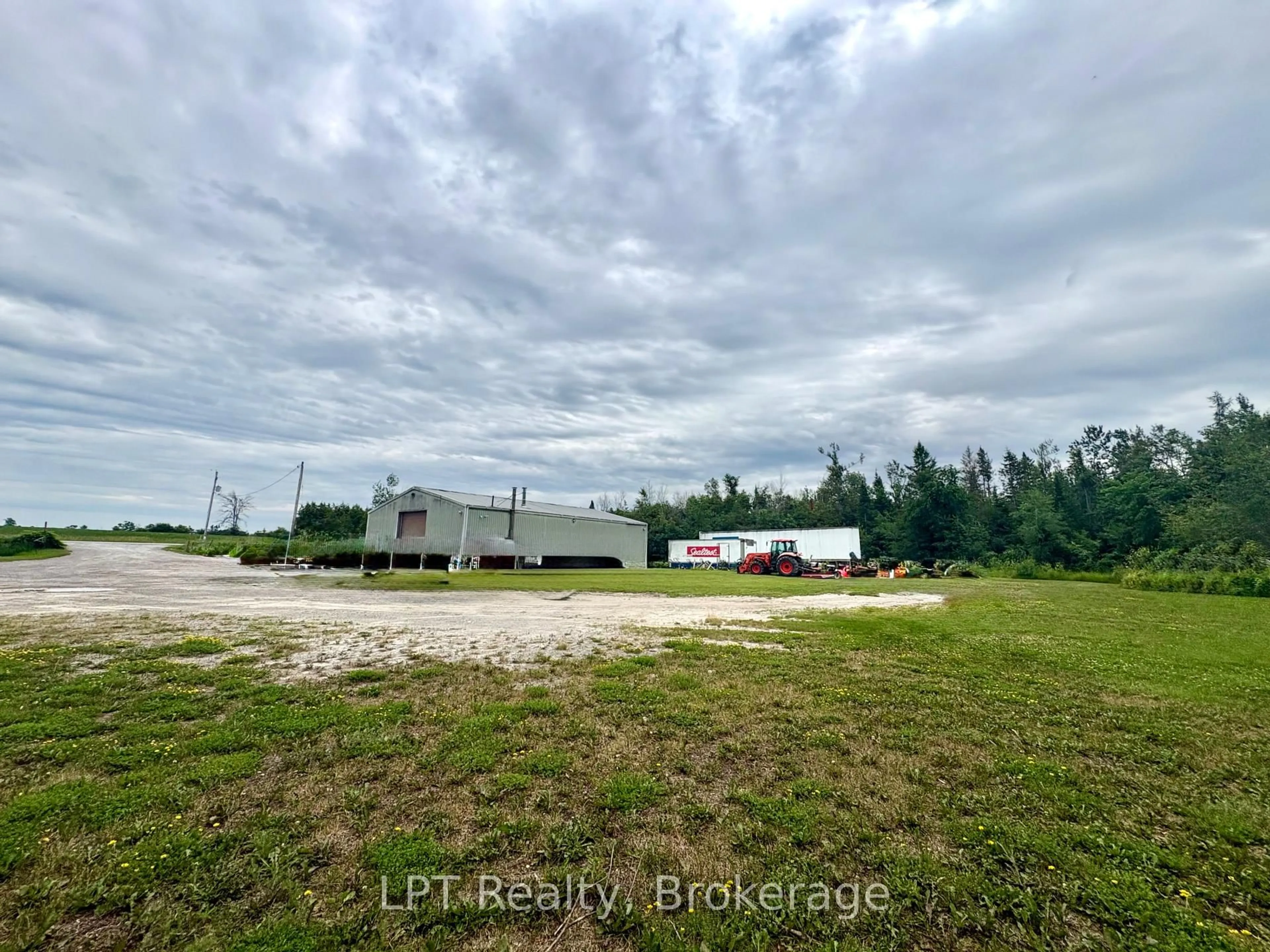 A pic from outside/outdoor area/front of a property/back of a property/a pic from drone, building for 87 Killarney Bay Rd, Kawartha Lakes Ontario K0M 1G0