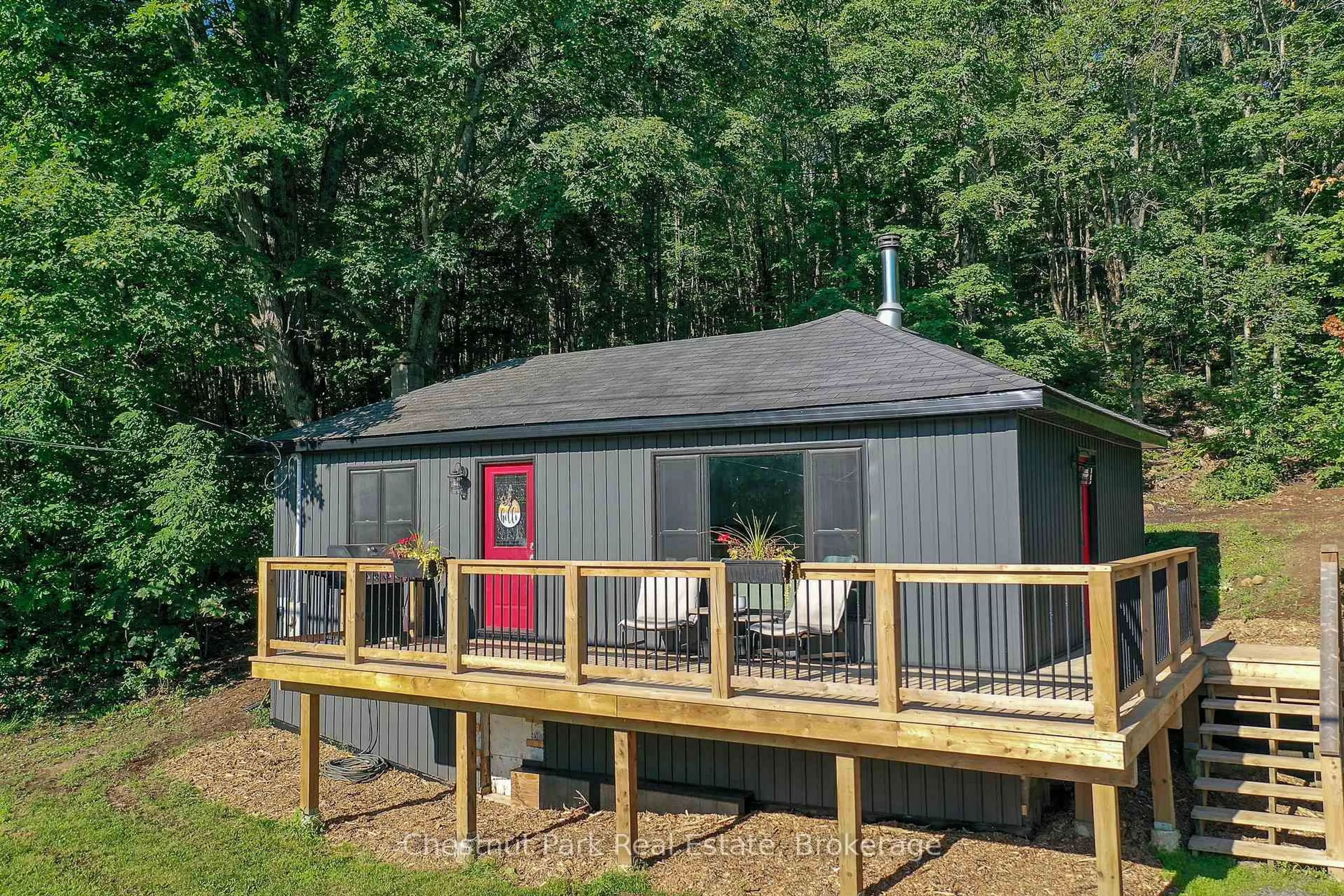 Home with vinyl exterior material, building for 17565 Highway 35 Highway, Algonquin Highlands Ontario K0M 1S0