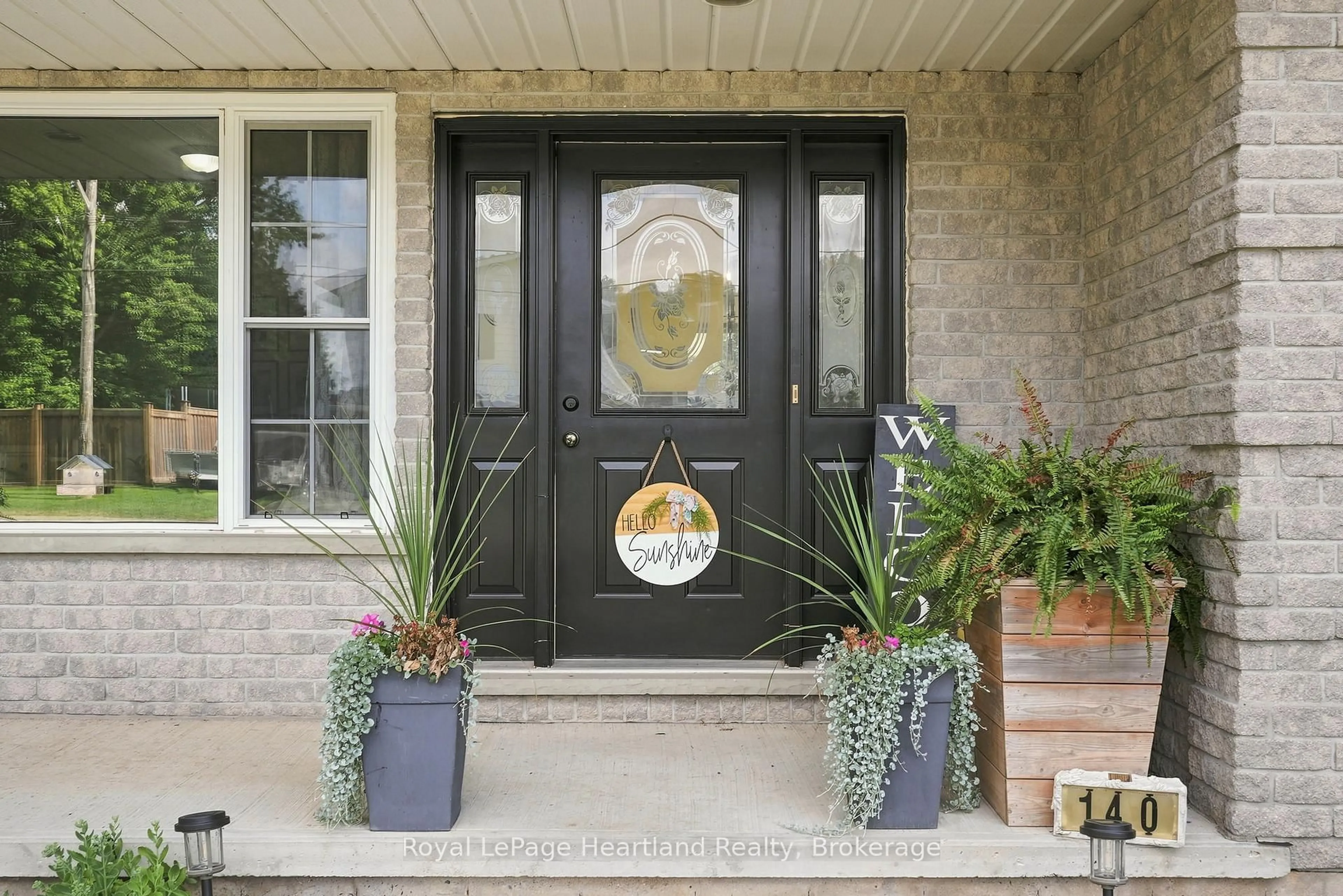 Indoor entryway for 140 John St, Minto Ontario N0G 1Z0
