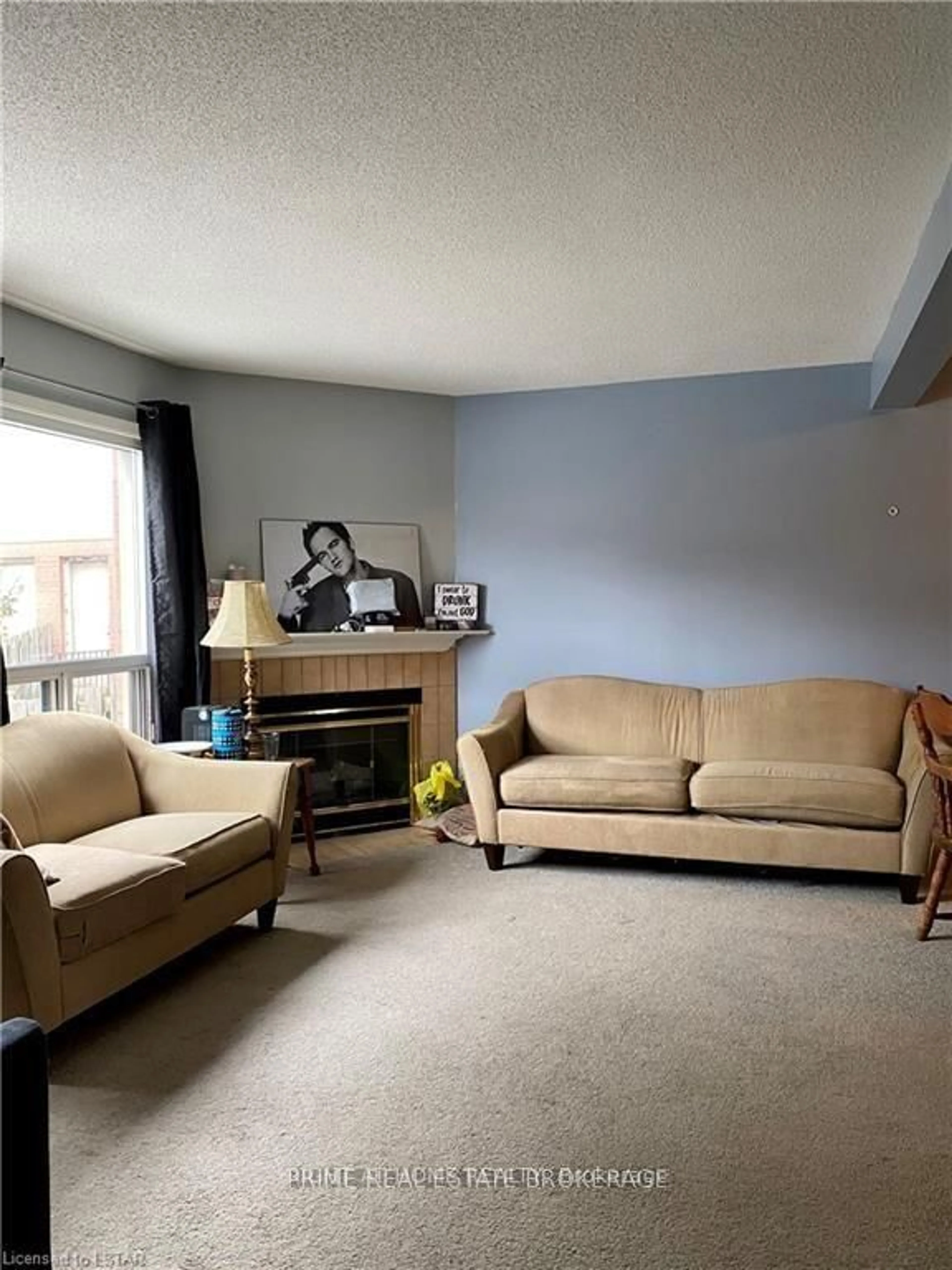 Living room with furniture, unknown for 595 THIRD St, London East Ontario N5V 4A1