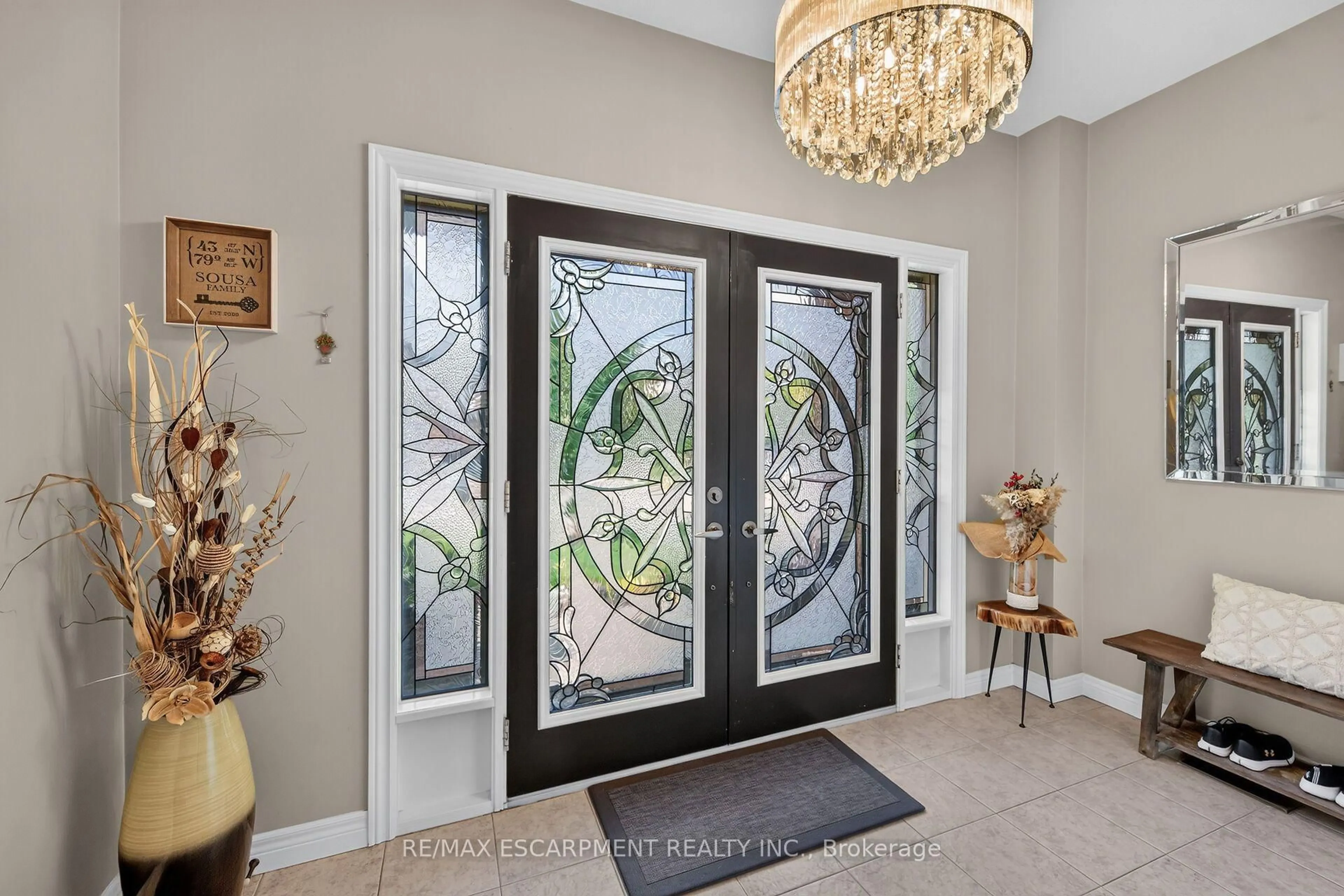 Indoor entryway for 68 GARINGER Cres, Hamilton Ontario L0R 1C0