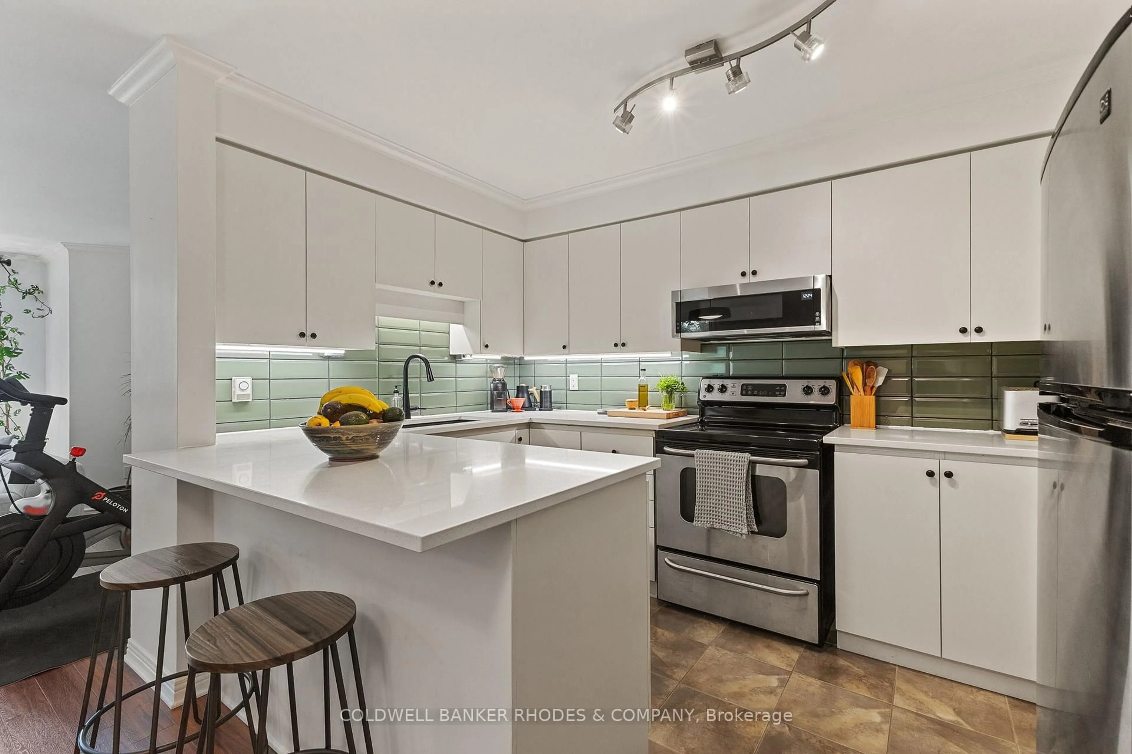 Open concept kitchen, ceramic/tile floor for 59 Havelock St #1, Ottawa Ontario K1S 0A4